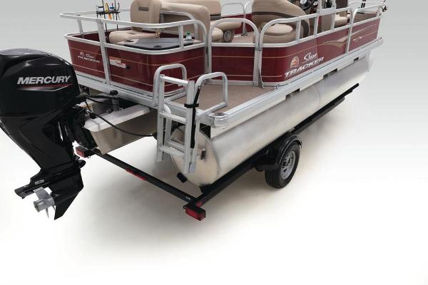 2022 Sun Tracker boat for sale, model of the boat is Bass Buggy 18 DLX & Image # 51 of 59