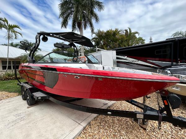 Super Air Nautique 230