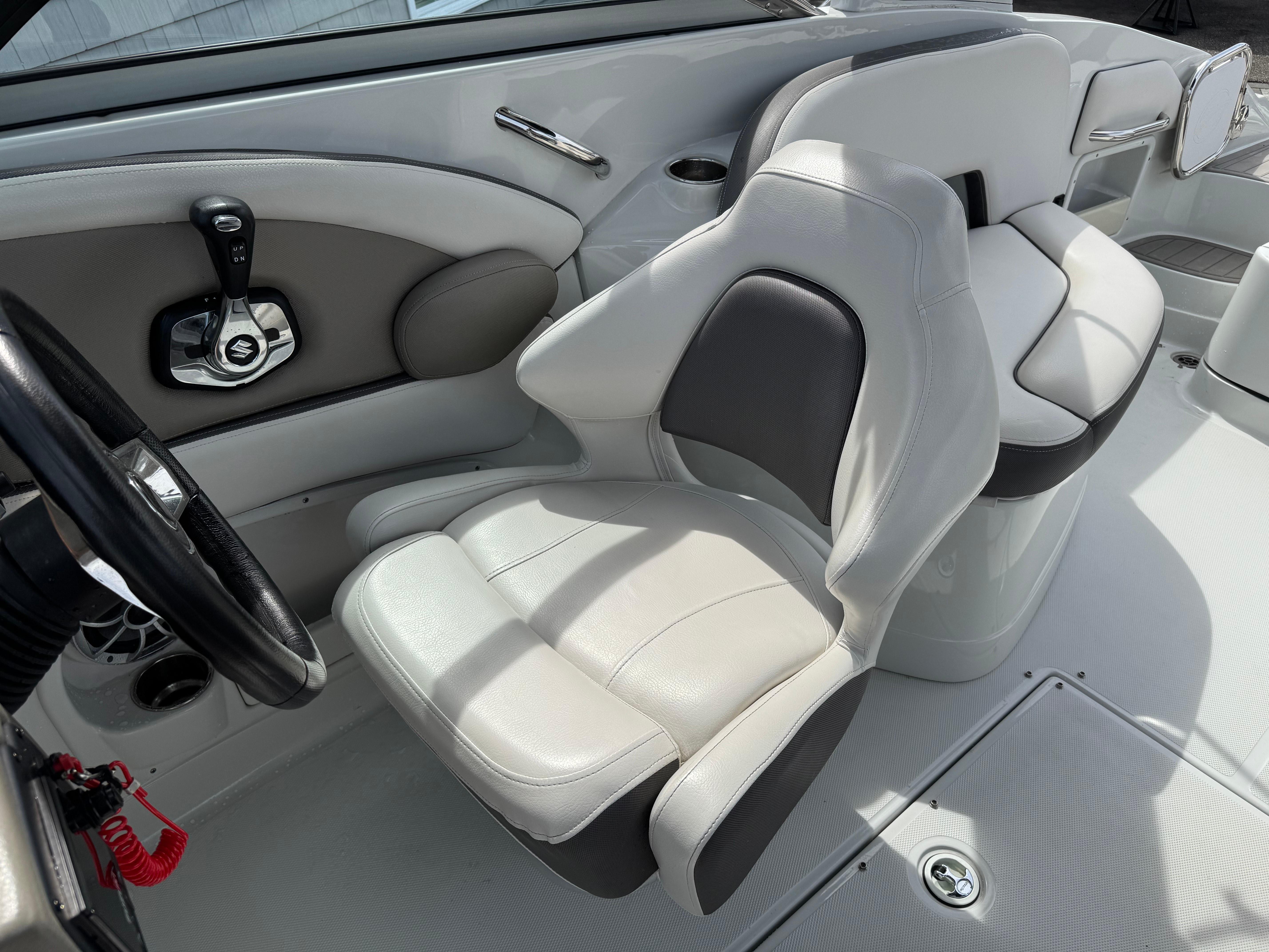 2019-crownline-290-xss-power-9772036-20250426071749403-1_XLARGE