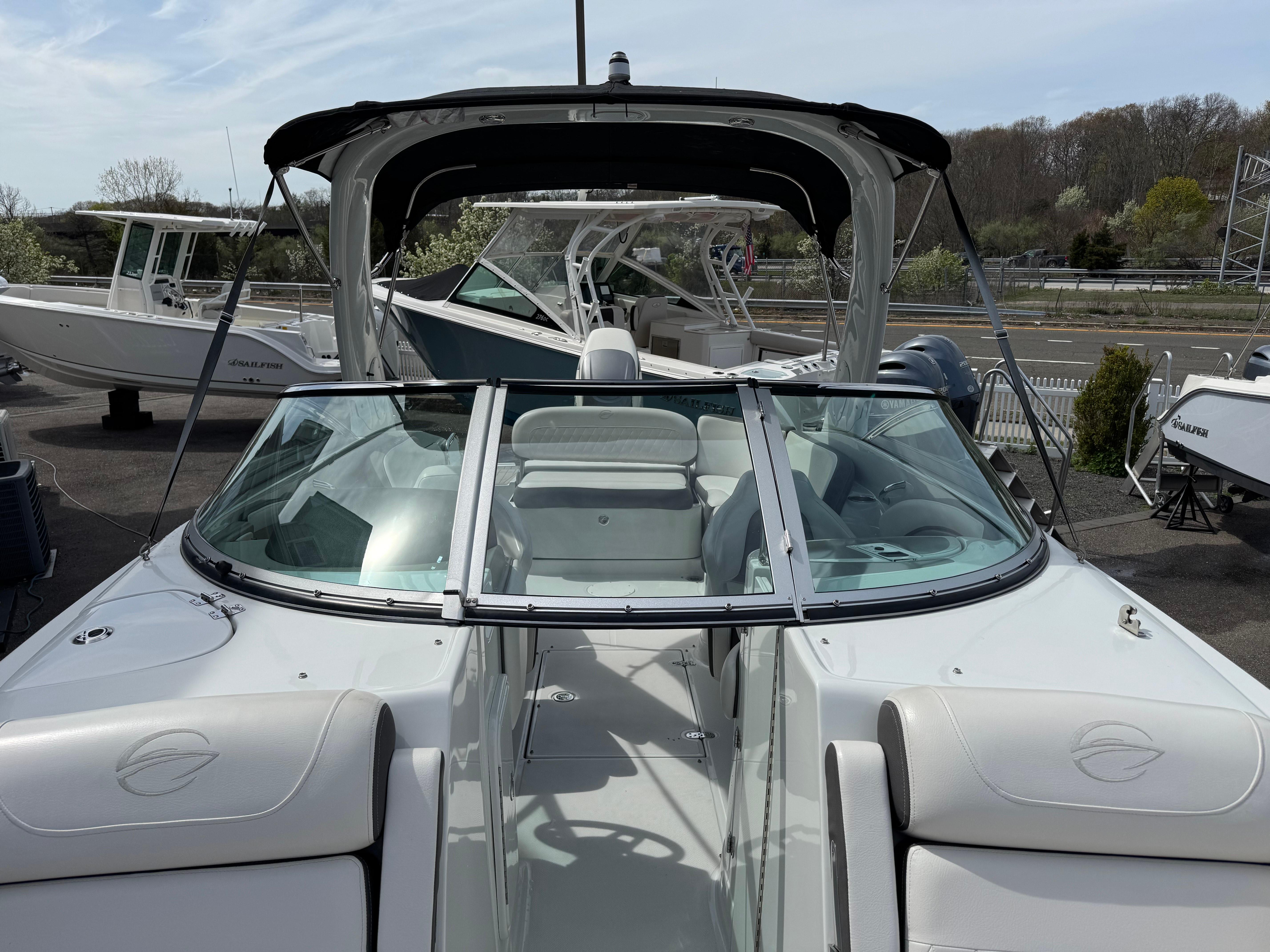2019-crownline-290-xss-power-9772036-20250426071937638-1_XLARGE