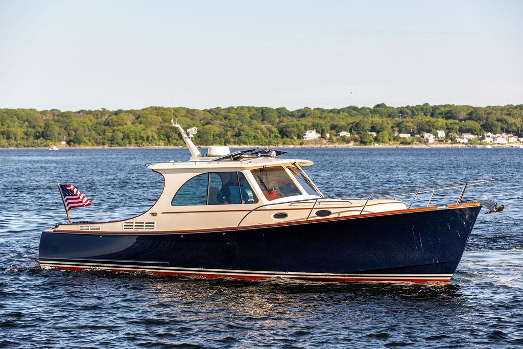 2018-hinckley-picnic-boat-37-mkiii-power-9832039-20250609060449857-1_XLARGE