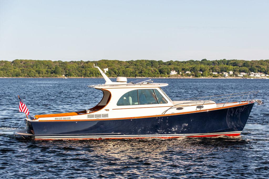 2018-hinckley-picnic-boat-37-mkiii-power-9832039-20250609060452902-1_XLARGE