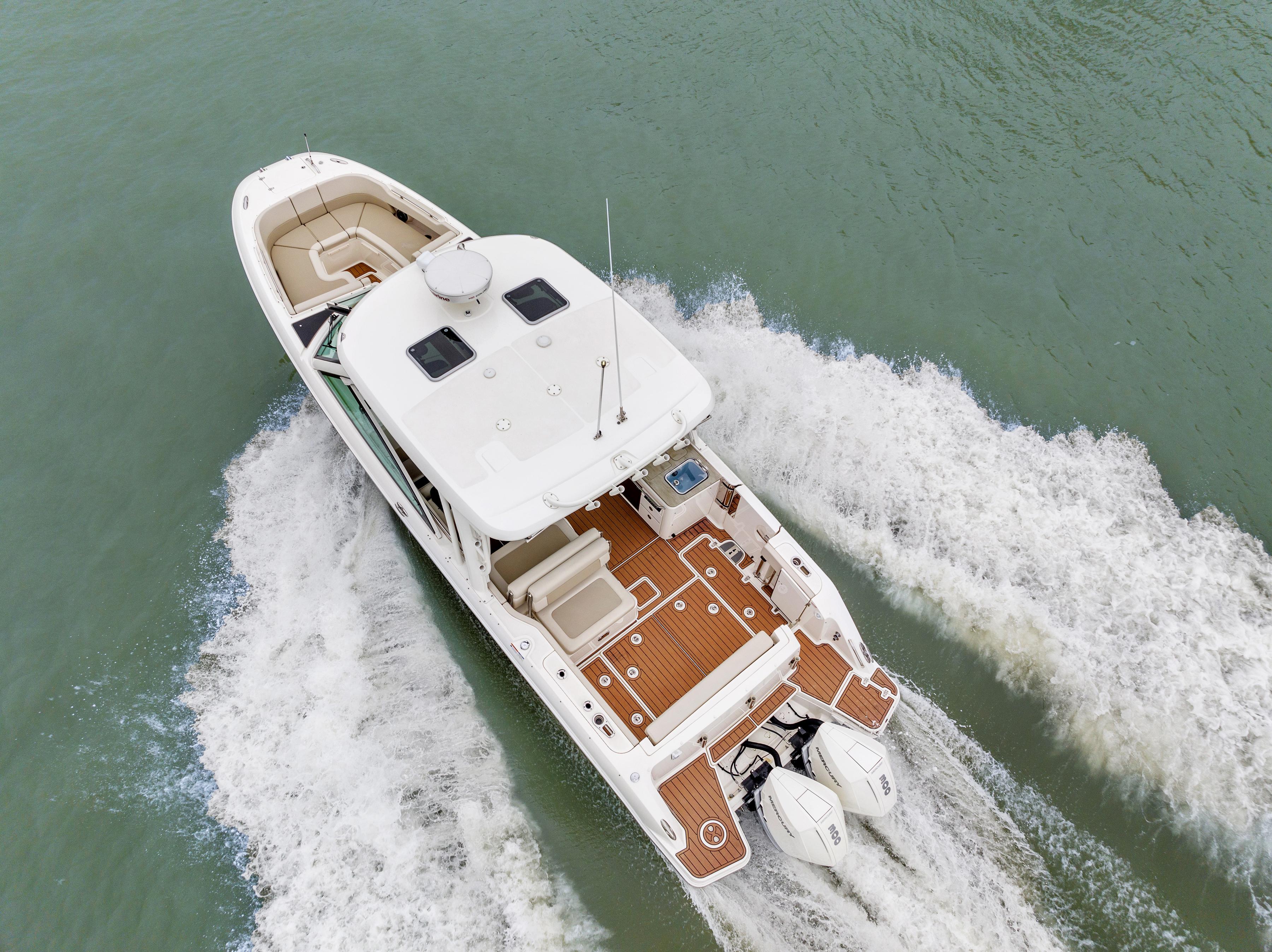 - Boston Whaler 320 Vantage 2021 - Flagler Yachts