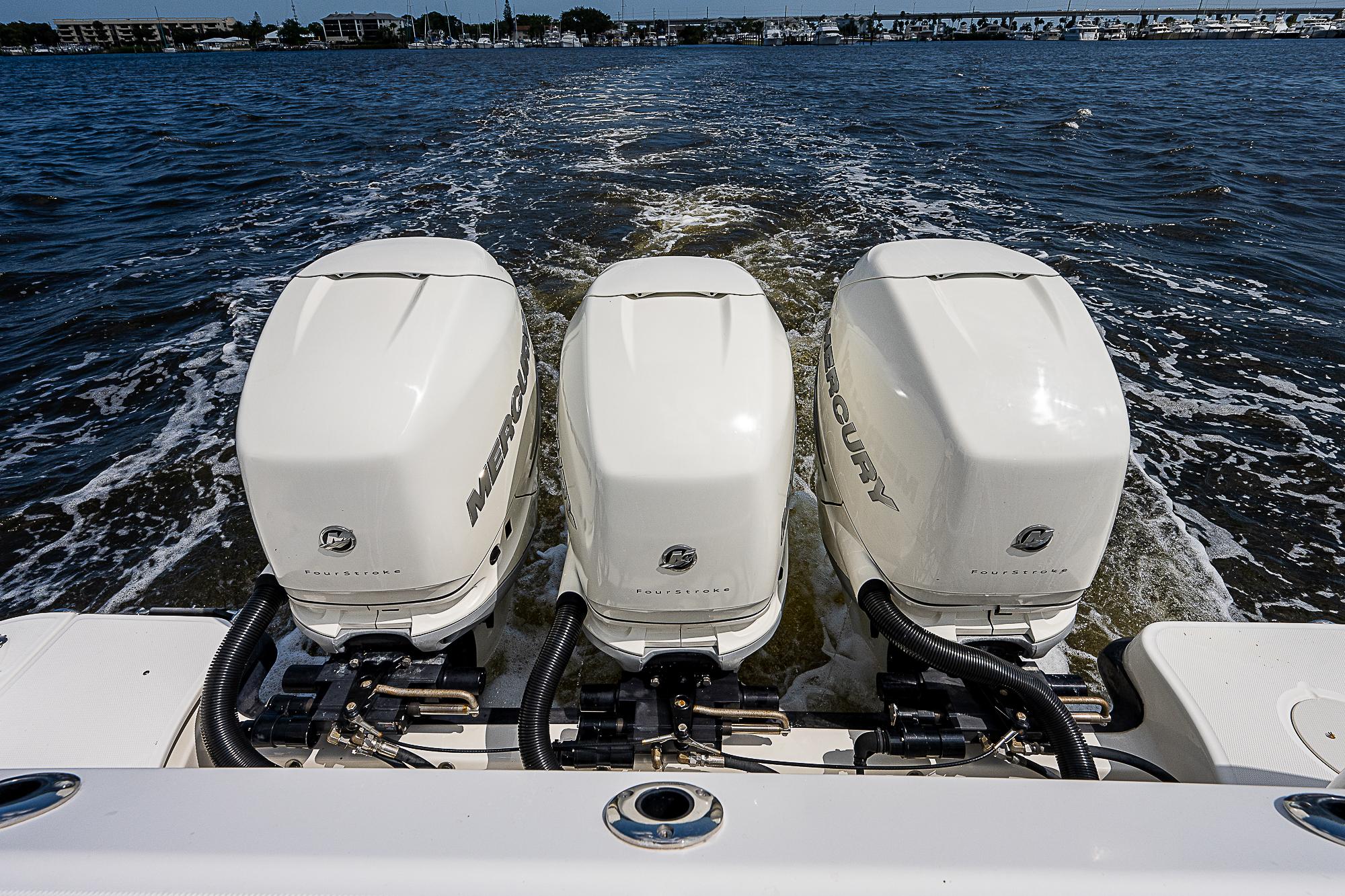 Boston Whaler 345 Paradise 4 Reels-Triple Mercury Outboard Engines