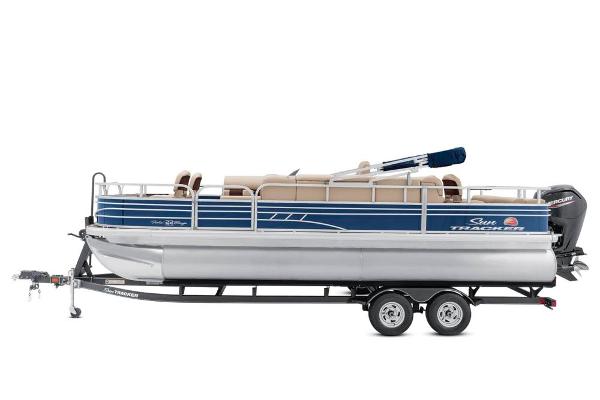 2021 Sun Tracker boat for sale, model of the boat is Fishin' Barge 22 DLX & Image # 11 of 17