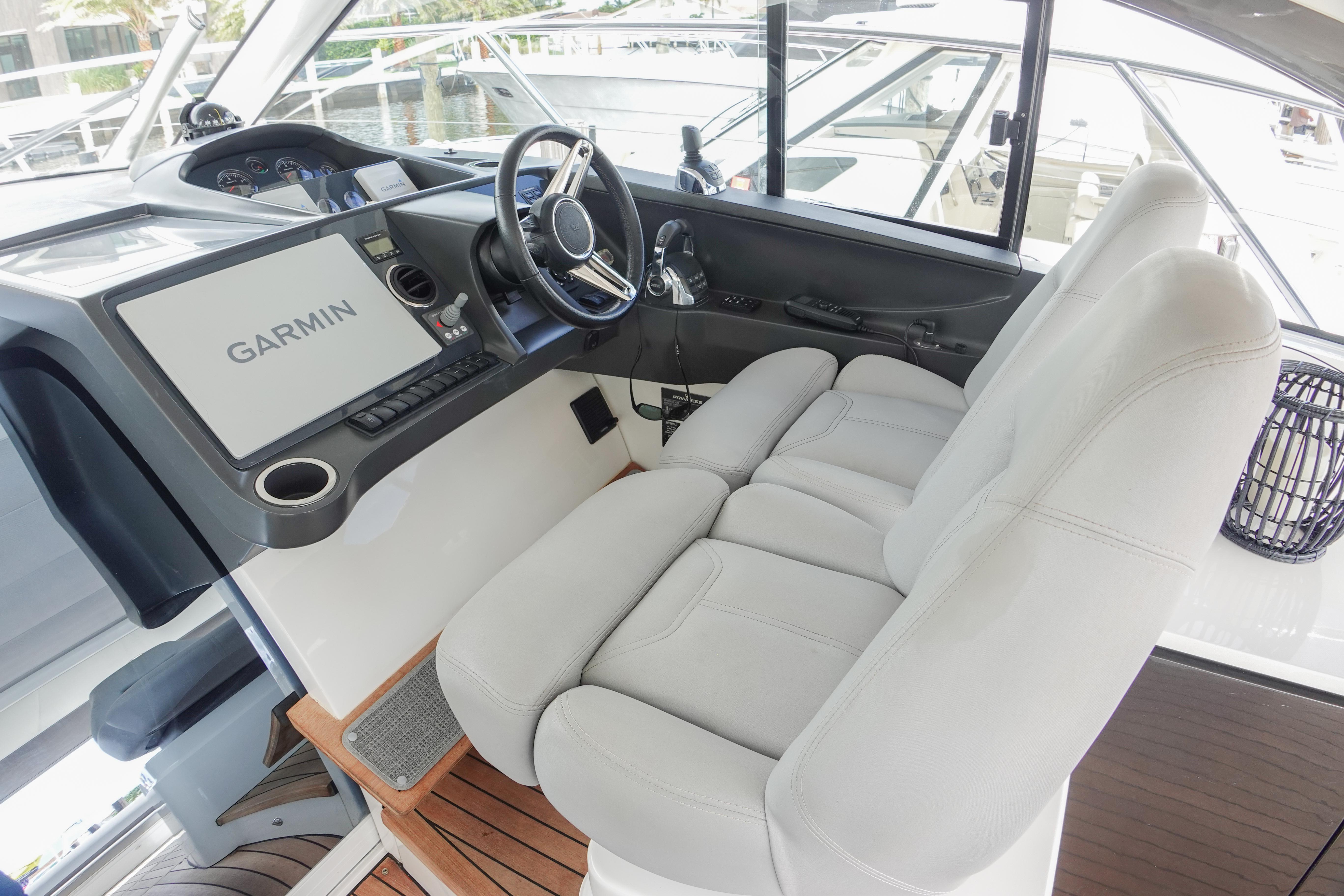 Soulmate Yacht Photos Pics 2016 Princess 39 SOULMATE- Helm Station