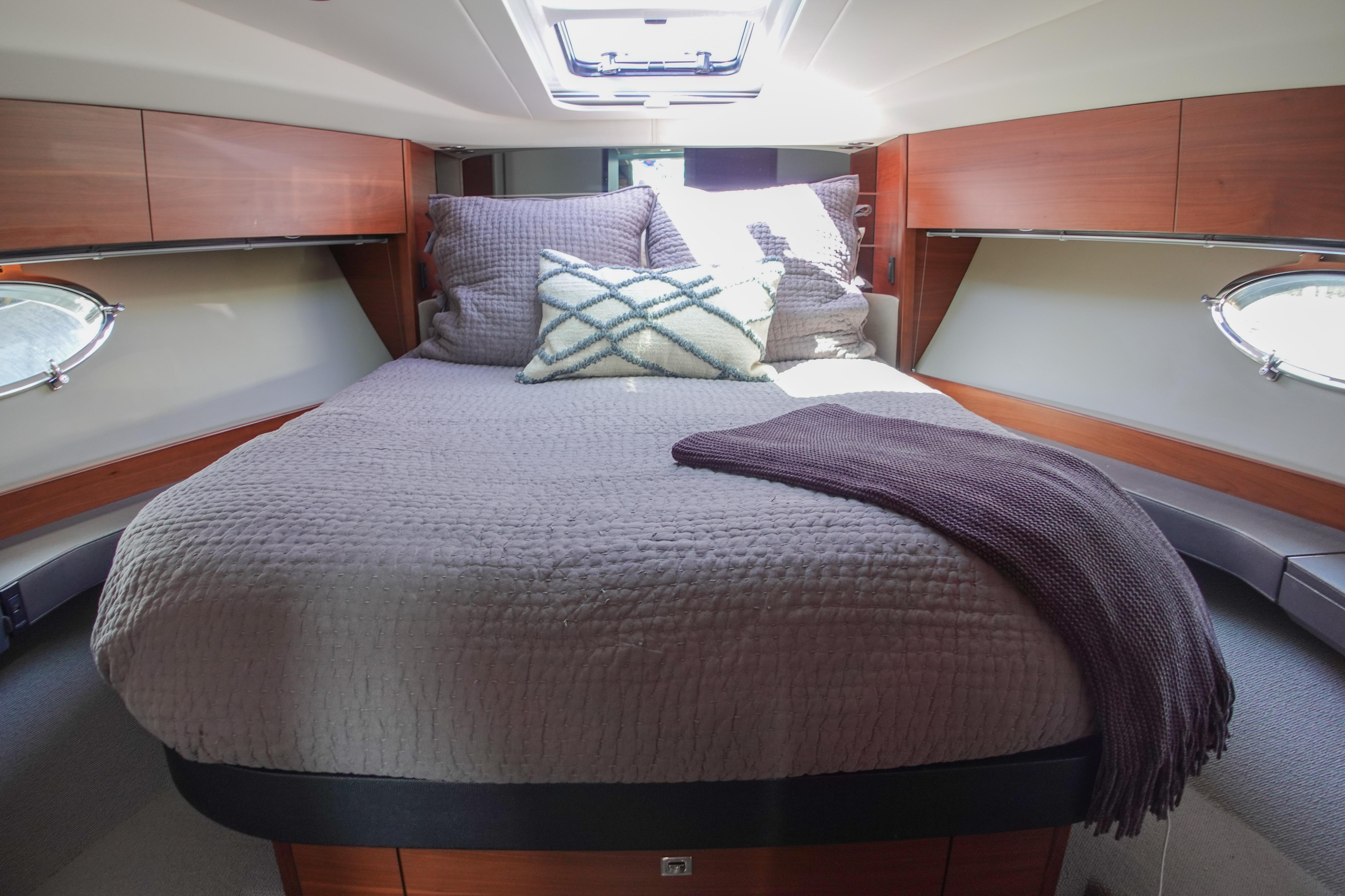 Soulmate Yacht Photos Pics 2016 Princess 39 SOULMATE- Master Stateroom Berth