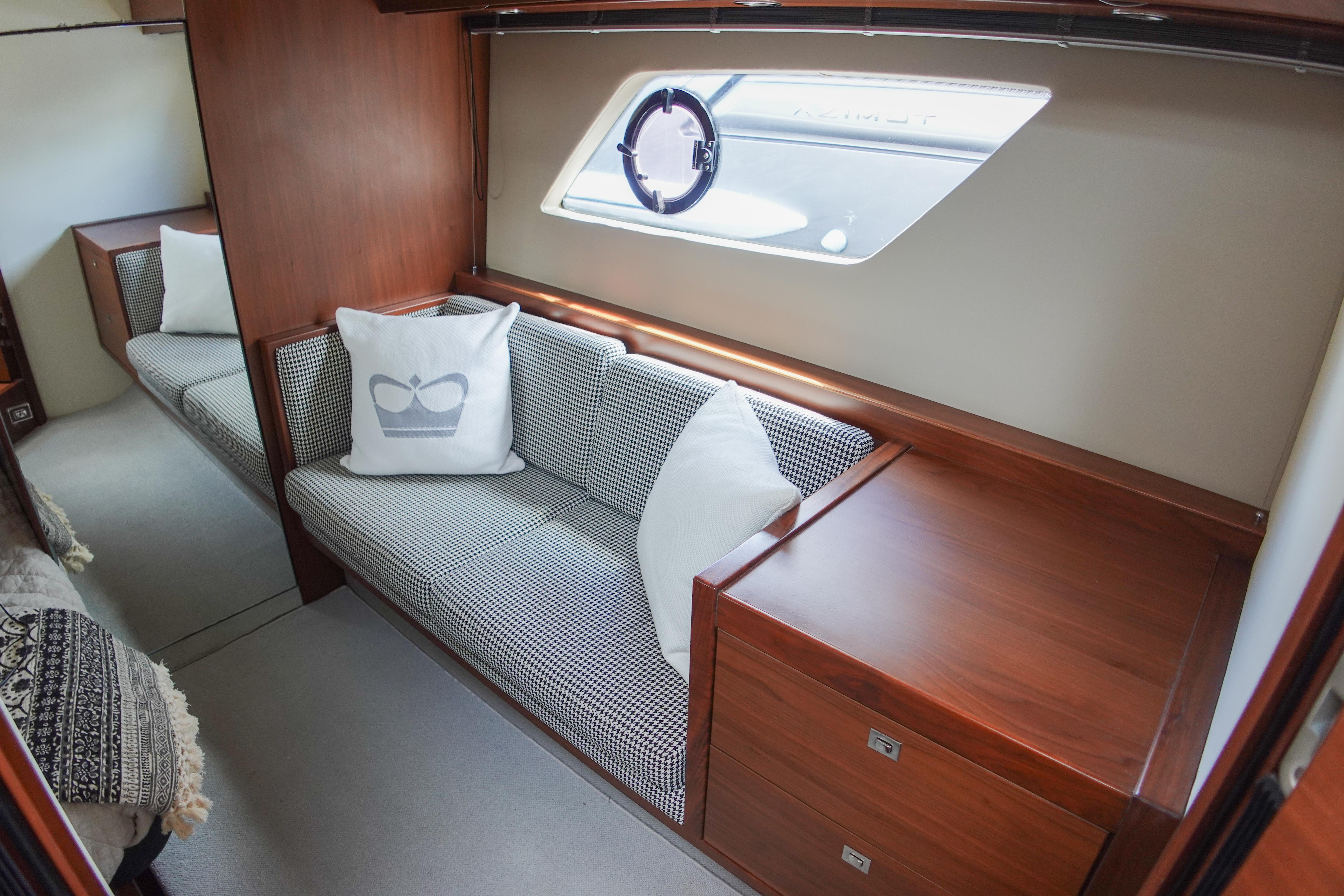 Soulmate Yacht Photos Pics 2016 Princess 39 SOULMATE- Master Stateroom Seating