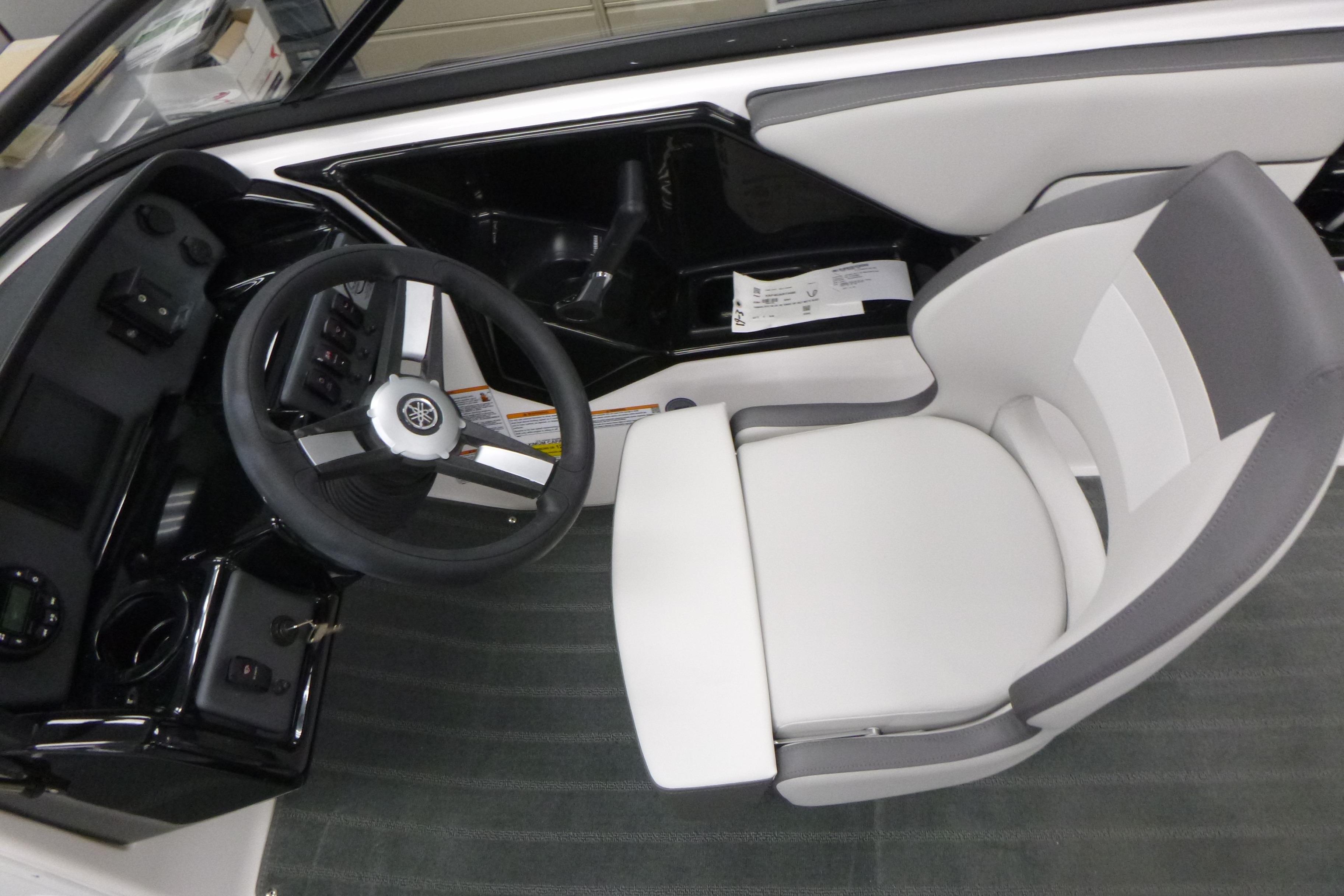 2026 Yamaha Boats AR190 Gallery