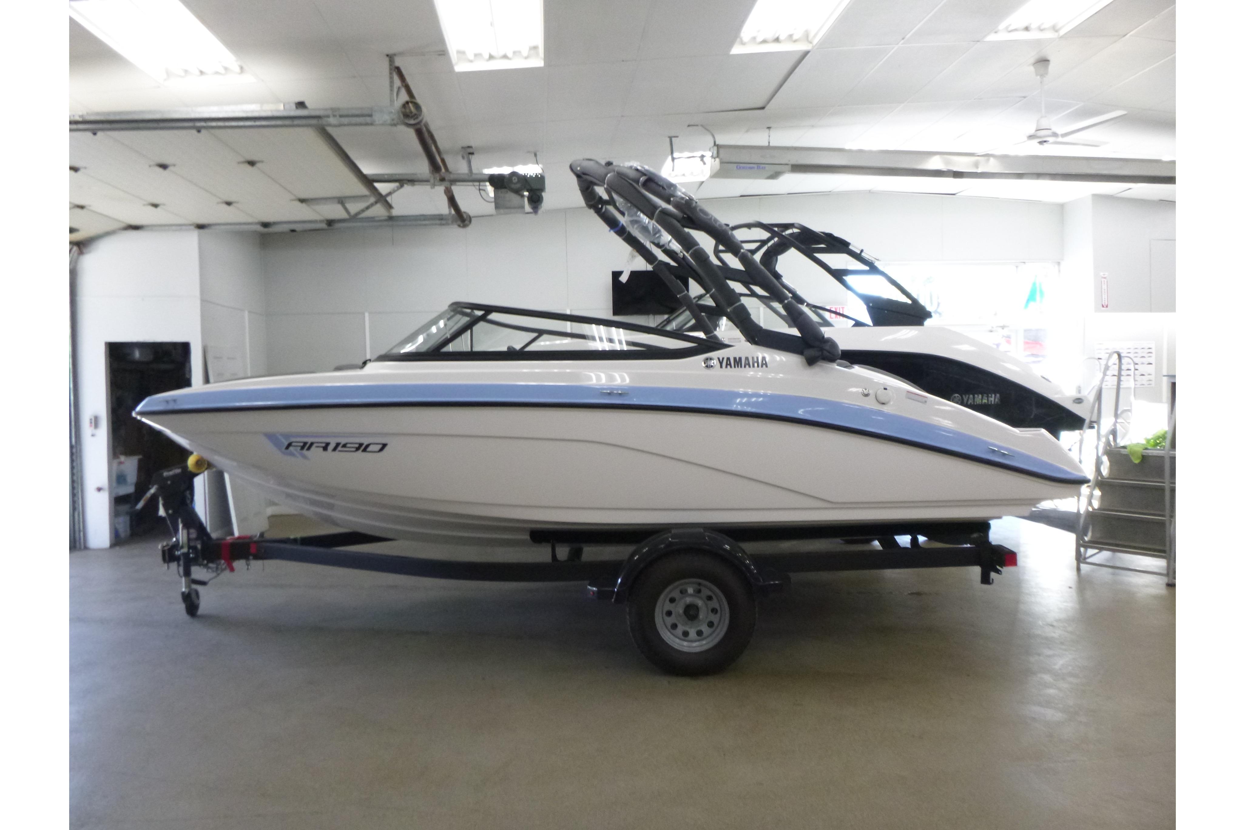 2026 Yamaha Boats AR190 Gallery