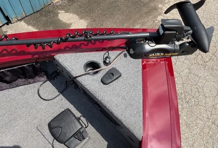 2015 Tracker Targa V-18 Combo boat with trolling motor and foot pedal on deck.