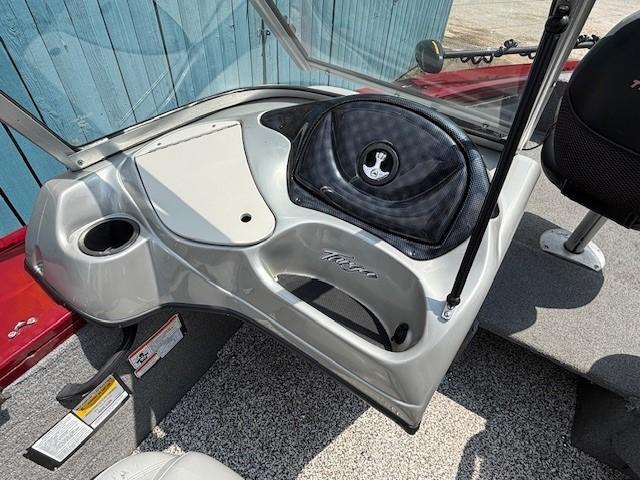 2015 Tracker Targa V-18 Combo boat interior with steering wheel and dashboard.