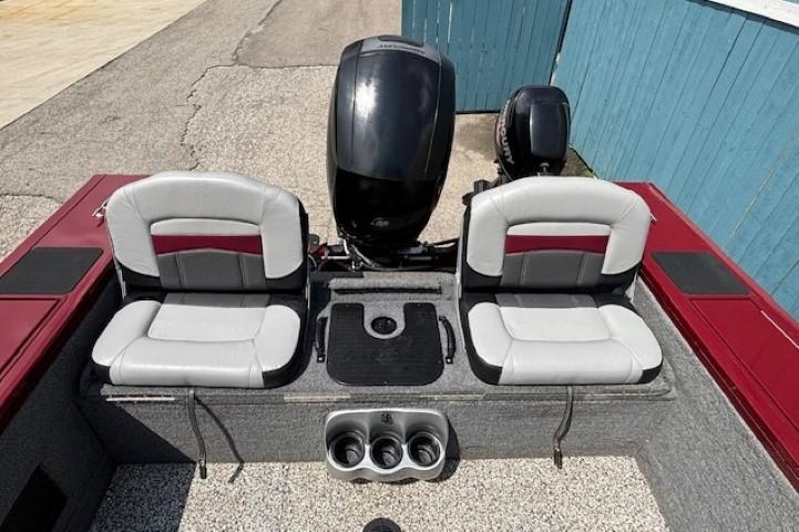 2015 Tracker Targa V-18 Combo boat interior with dual seats and motor.