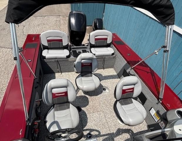2015 Tracker Targa V-18 Combo boat interior with seating and steering wheel.