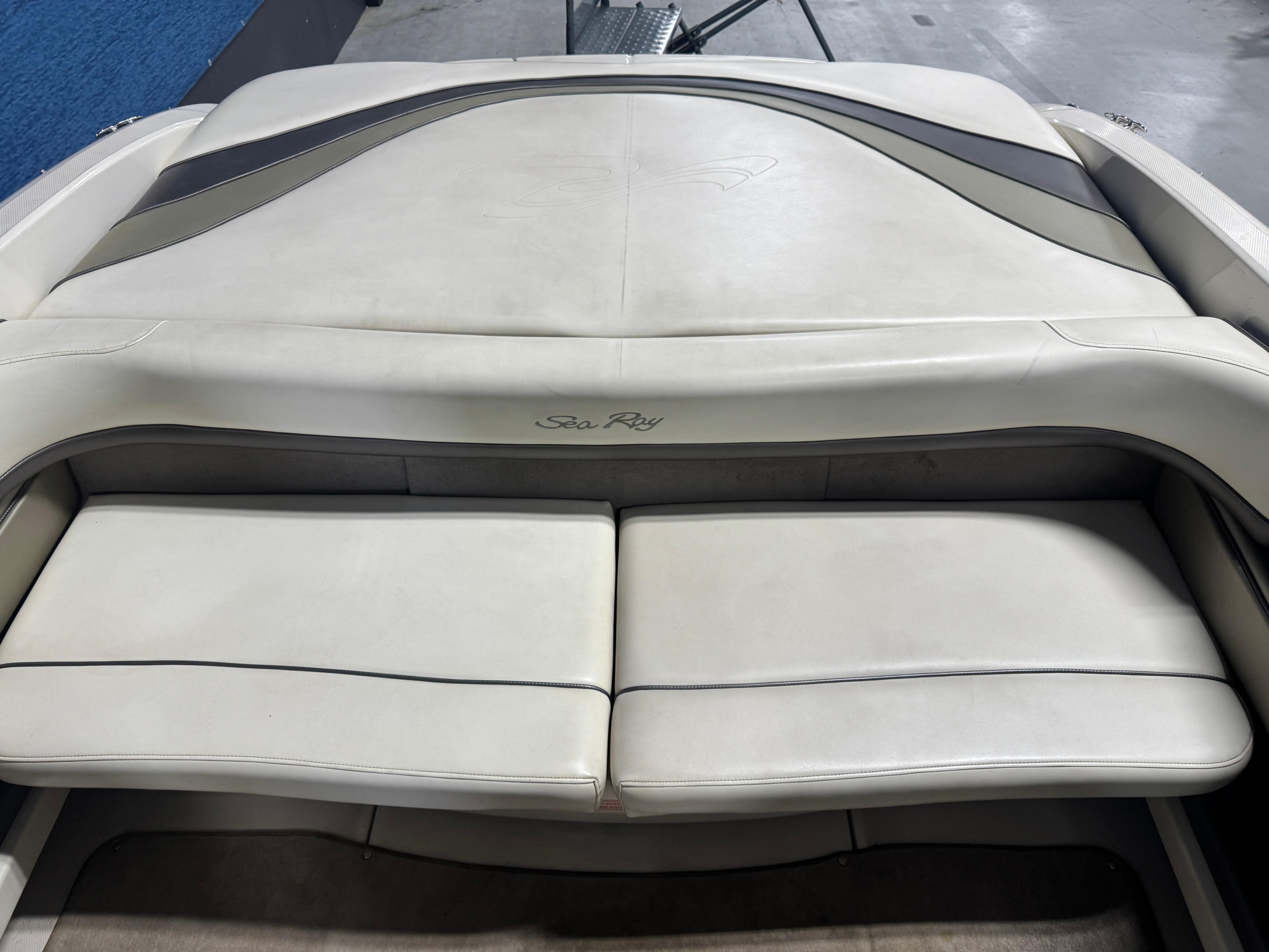 2006 Sea Ray 220 Select #TBDW4943 inventory image at Sun Country Marine Group, Irvine 2006 Sea Ray 220 Select #TBDW4943 inventory image at Sun Country Marine Group, Irvine