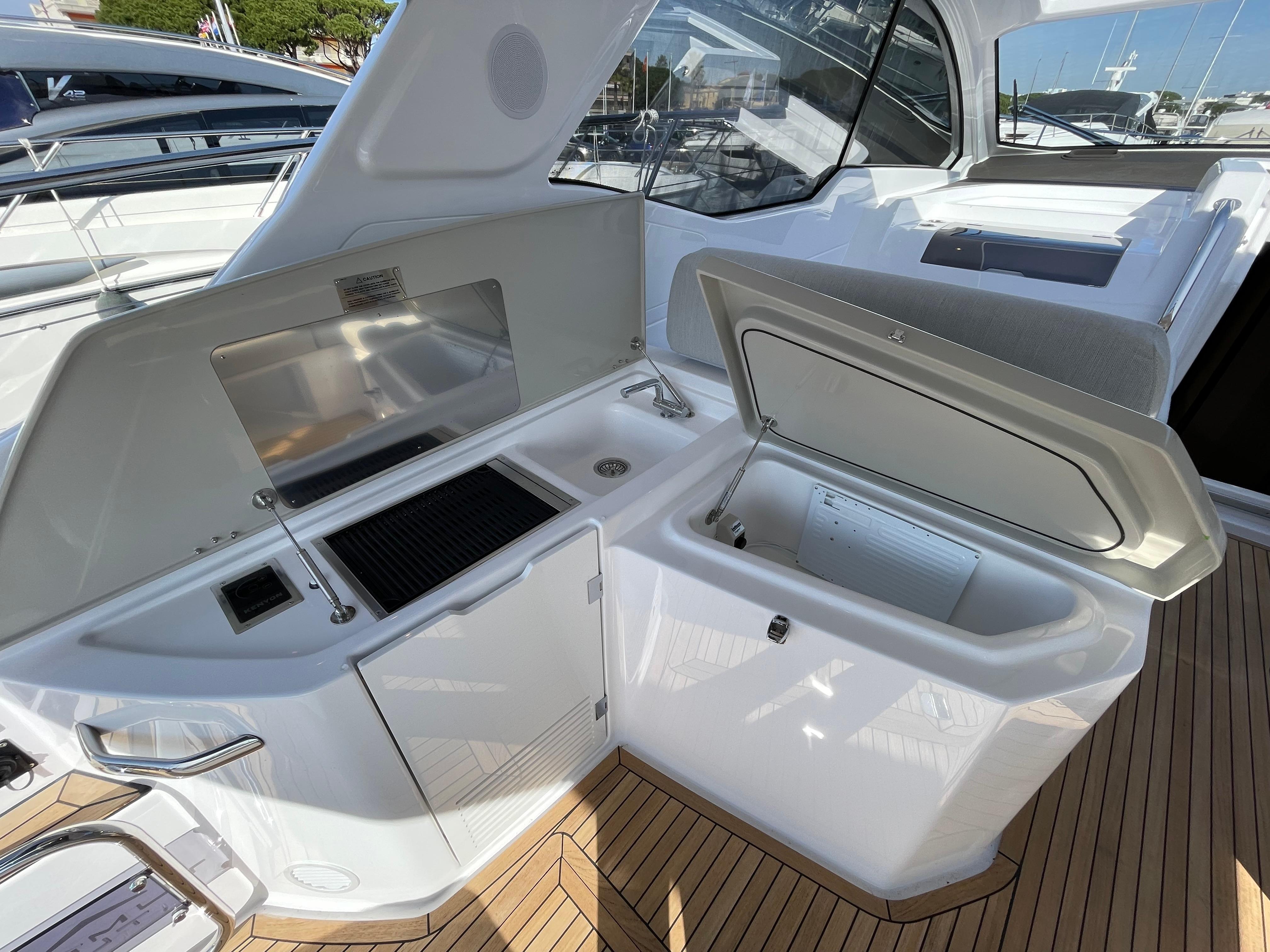 Yacht for Sale | 48 Azimut Yachts CANNES, France | Denison Yacht Sales