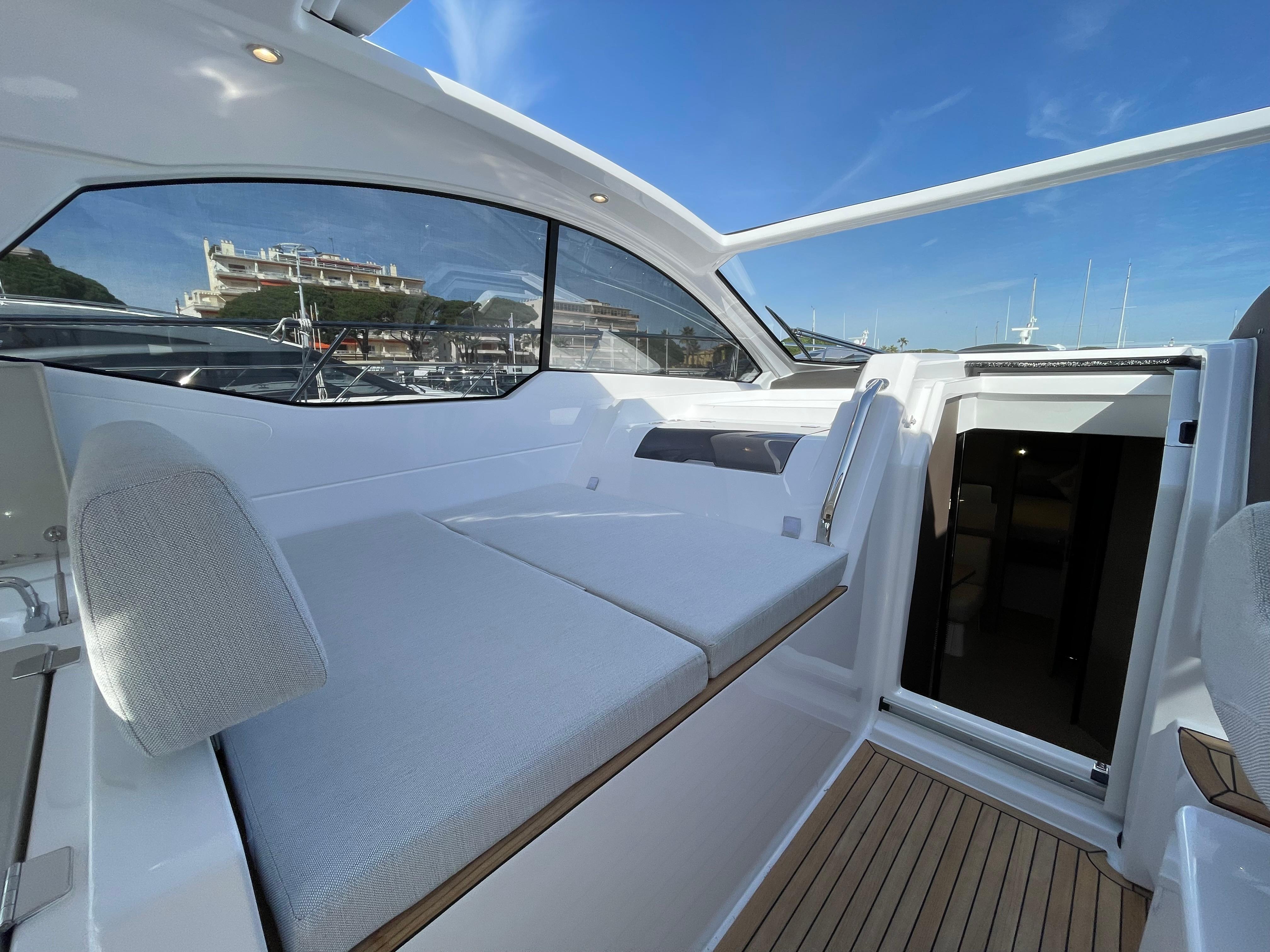 Yacht for Sale | 48 Azimut Yachts CANNES, France | Denison Yacht Sales