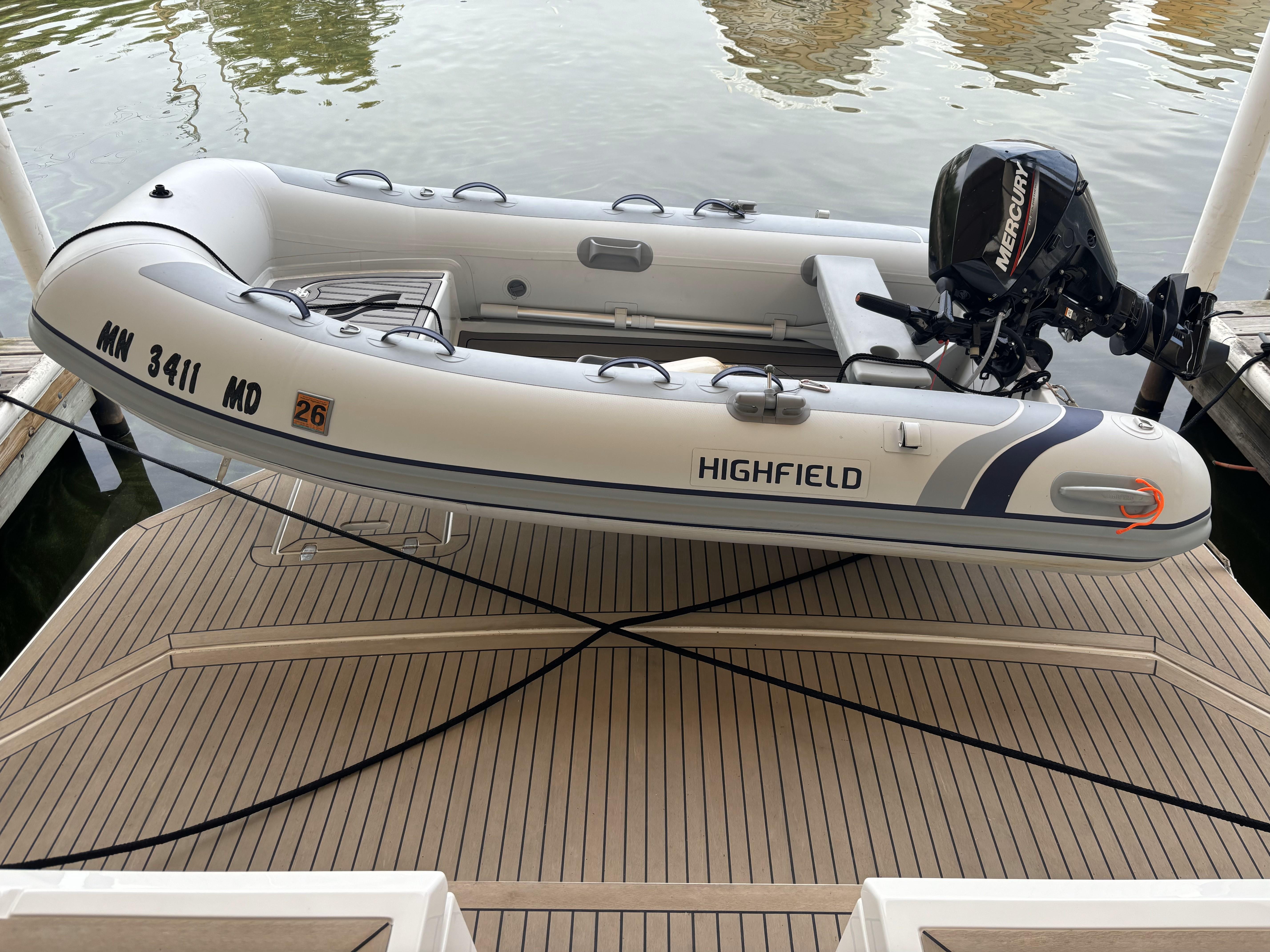 2015-cruisers-yachts-390-express-coupe-power-9552077-20250523083313680-1_XLARGE