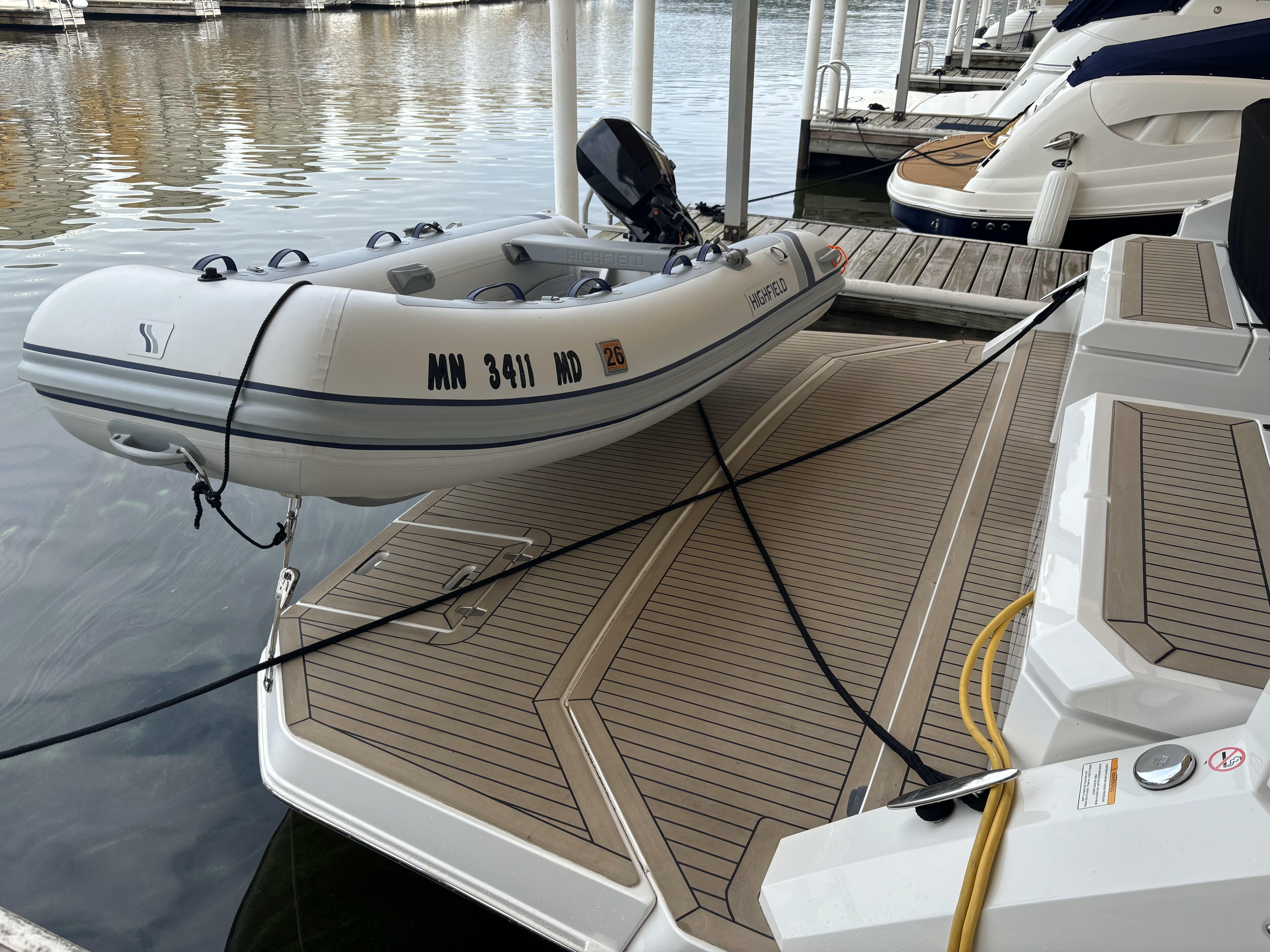 2015-cruisers-yachts-390-express-coupe-power-9552077-20250523083334036-1_XLARGE
