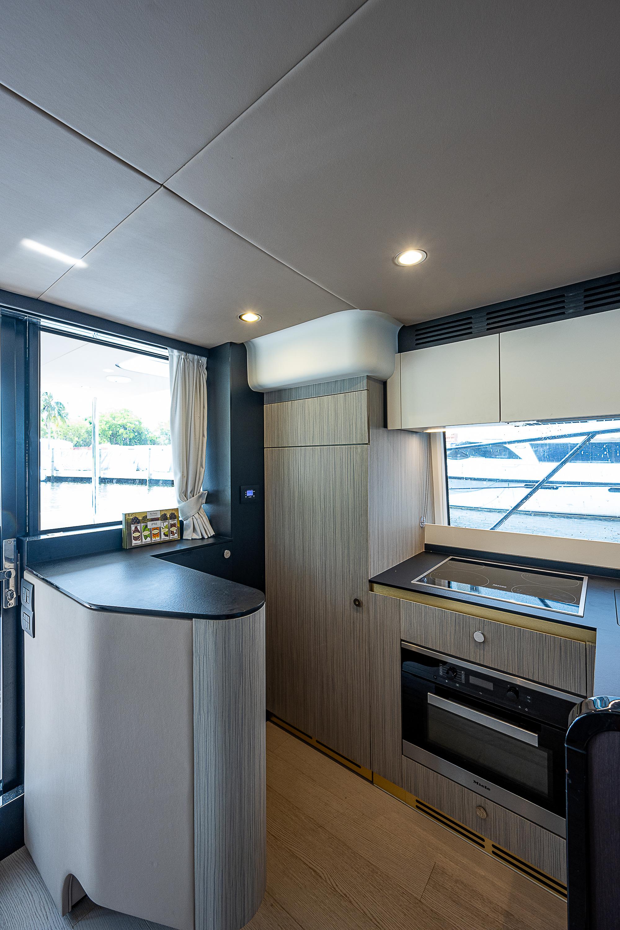 2019 Azimut 55 Y360