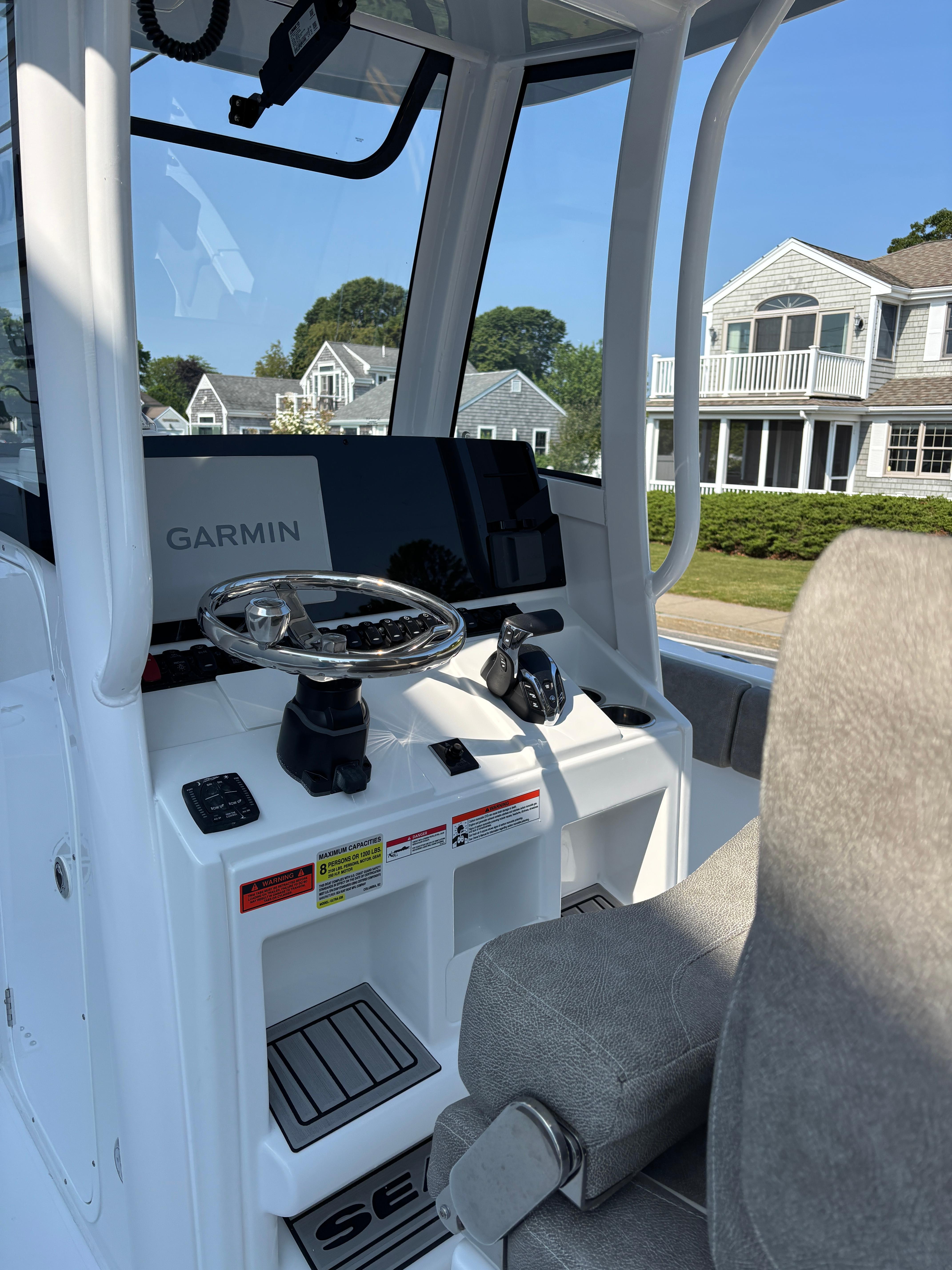 2026-sea-hunt-ultra-235-se-power-9752078-20250612061818112-1_XLARGE