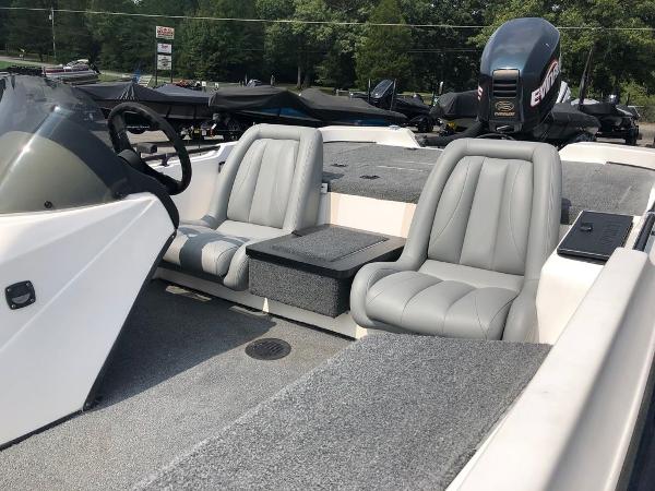 1999 Sprint boat for sale, model of the boat is 286 Pro & Image # 3 of 11