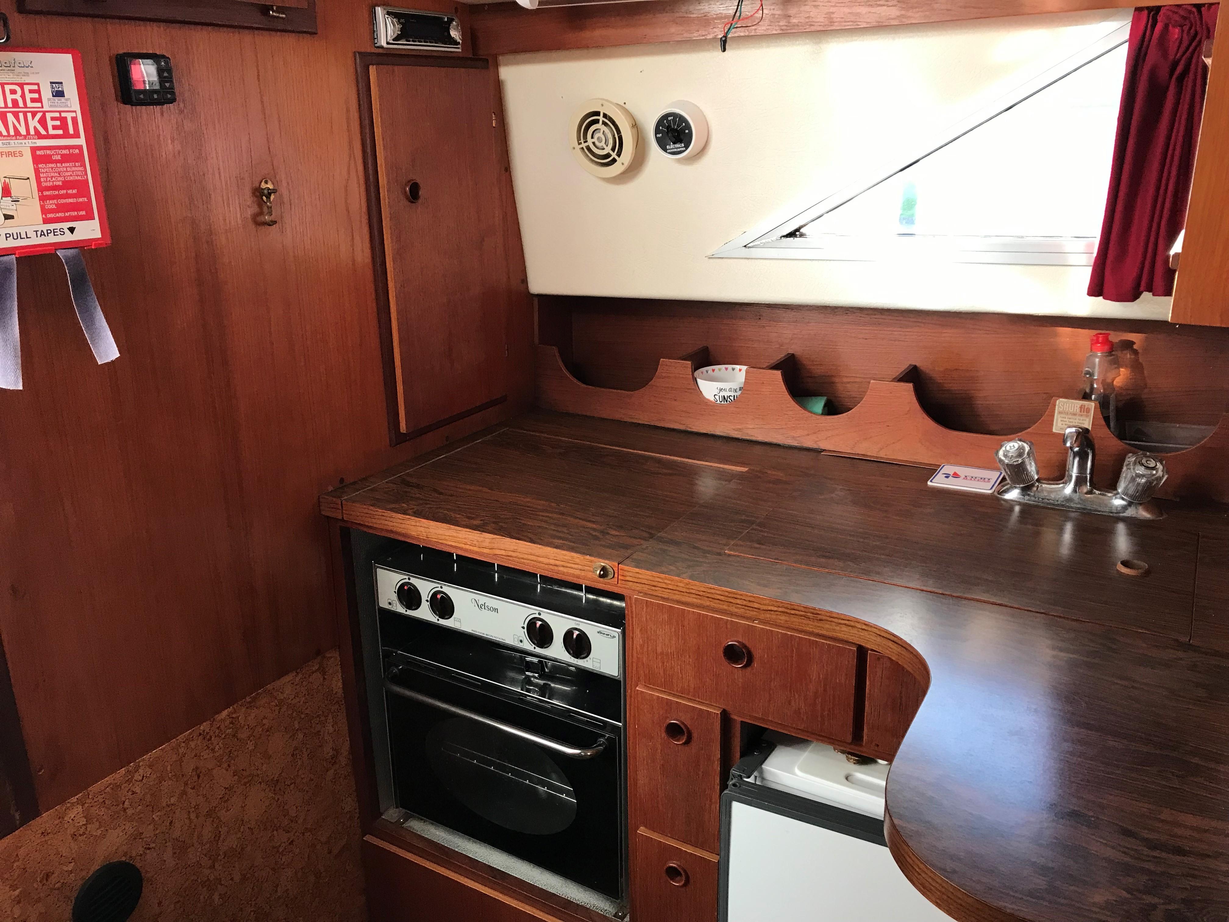 1981 Fairline Mirage 29