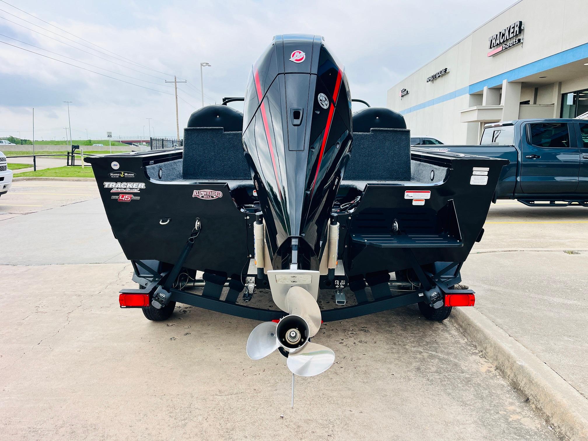 2023 Tracker Targa V-19 WT