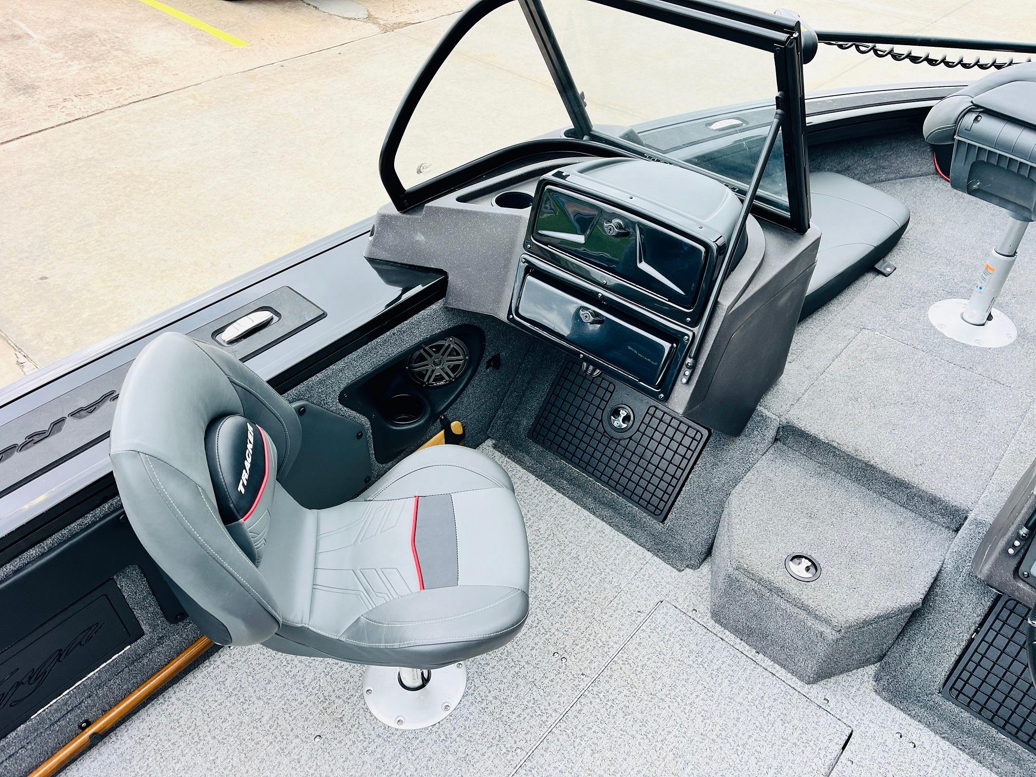 2023 Tracker Targa V-19 WT