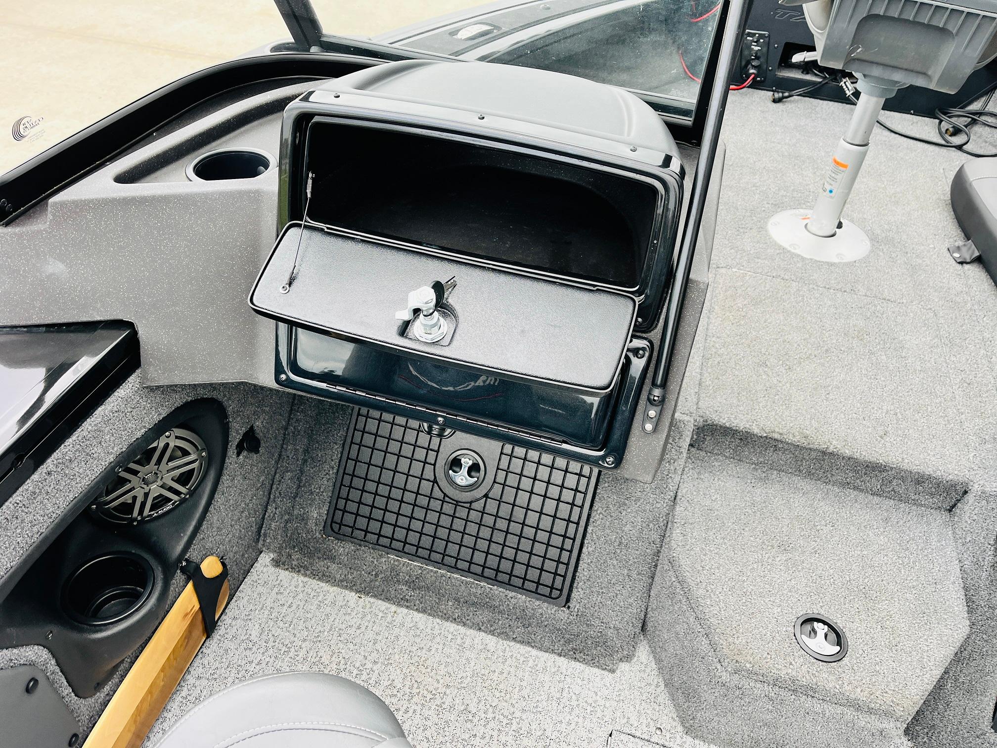2023 Tracker Targa V-19 WT