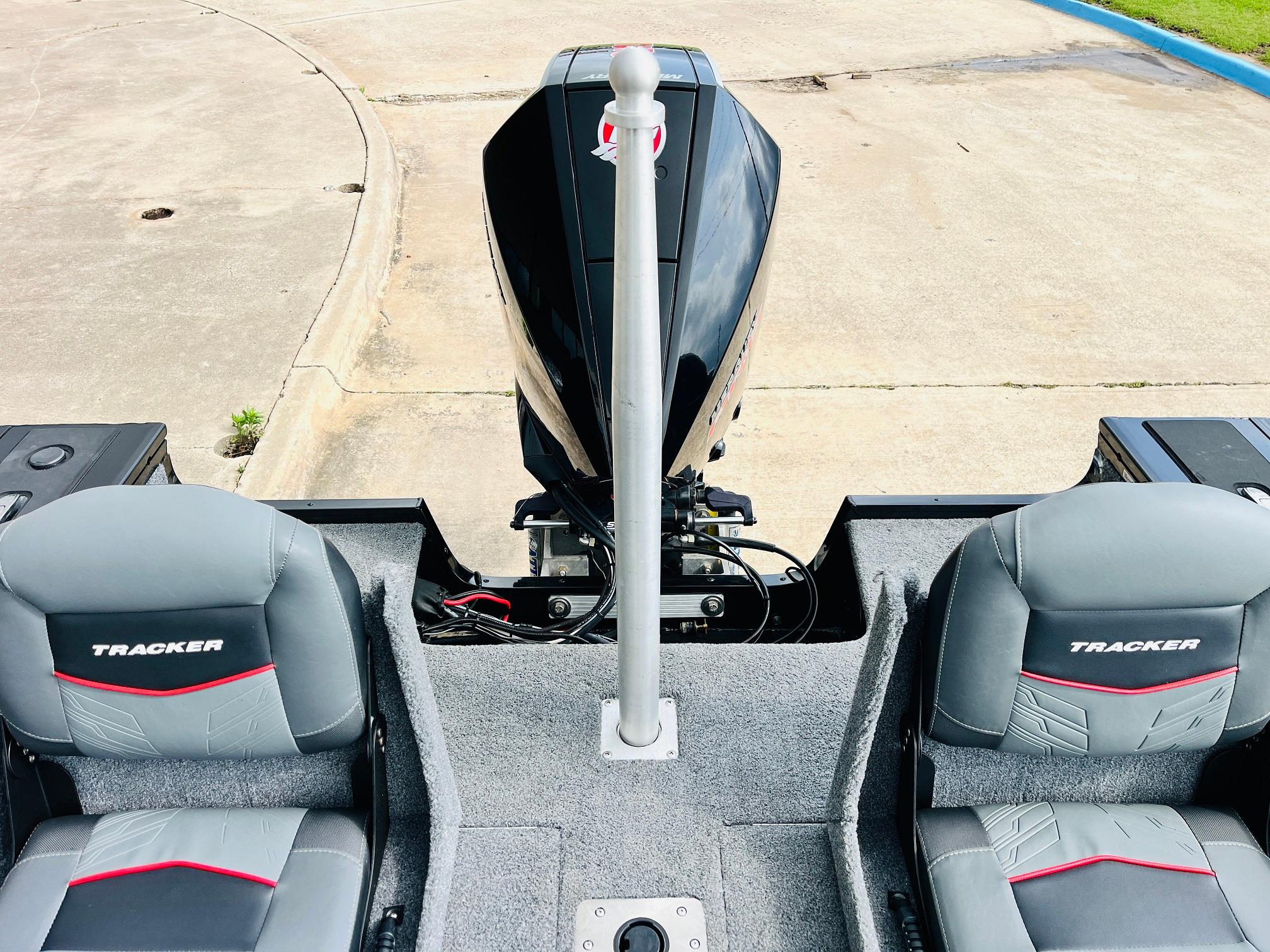 2023 Tracker Targa V-19 WT