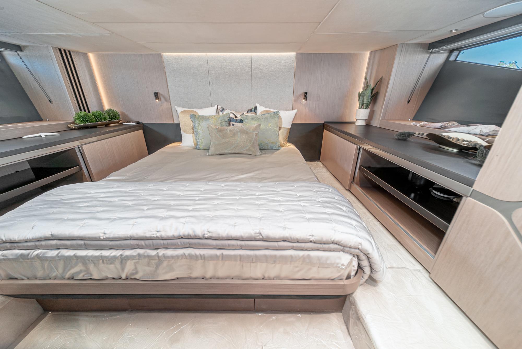 2024 Sunseeker Superhawk 55 #SS710-24 inventory image at Sun Country Yachts, Newport Marina 2024 Sunseeker Superhawk 55 #SS710-24 inventory image at Sun Country Yachts, Newport Marina