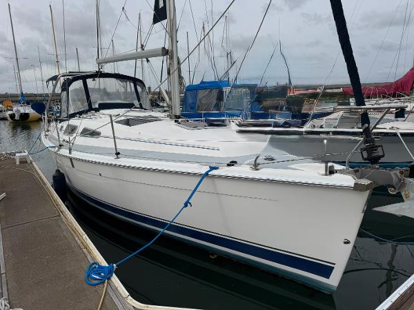 2005 Hunter 33