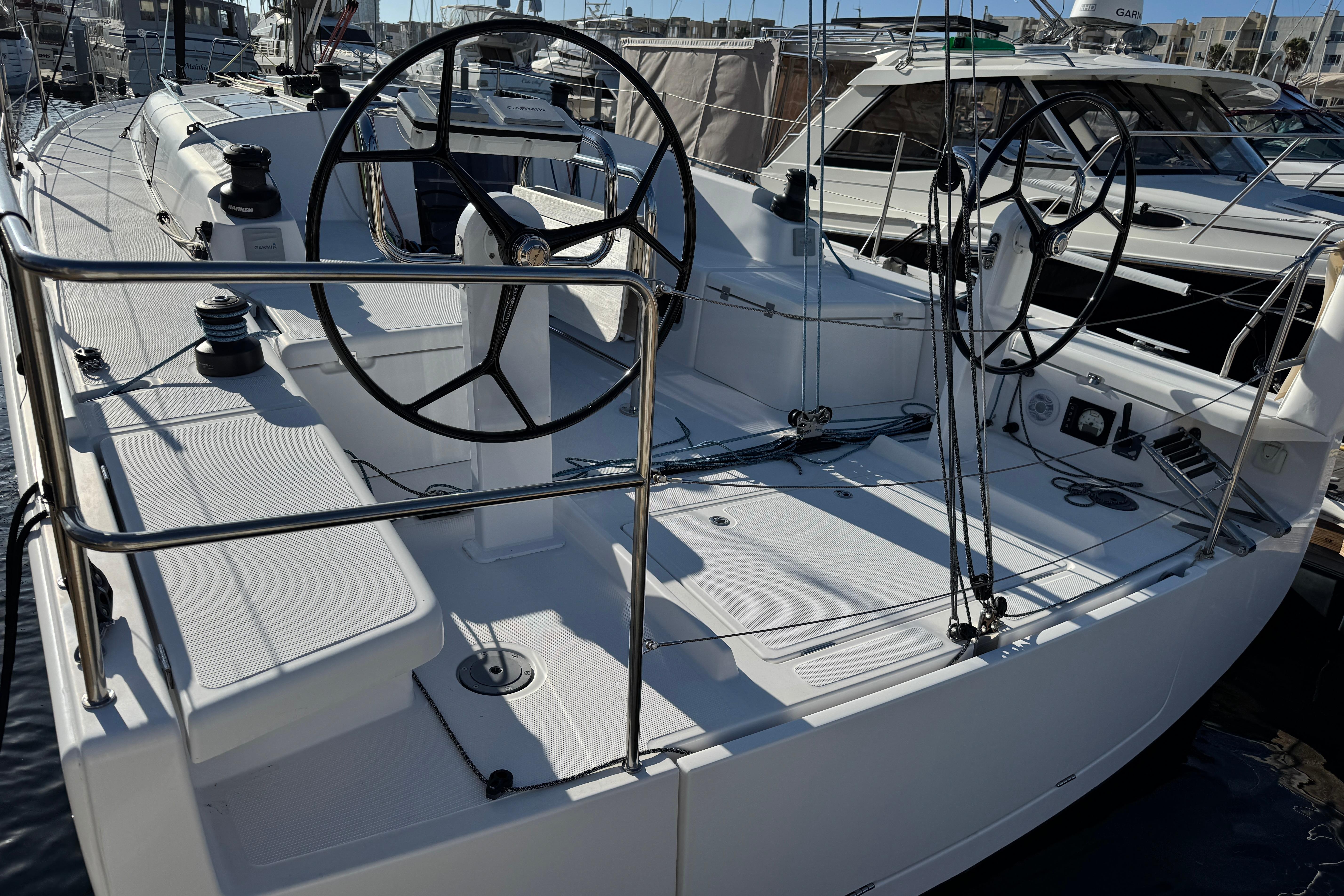 Yacht Photos Pics