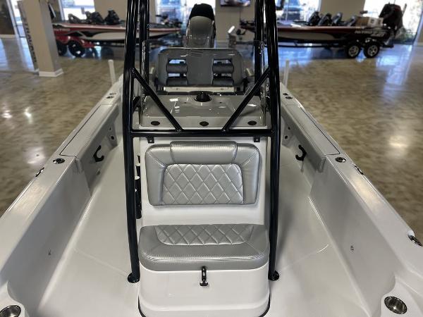2021 Blue Wave boat for sale, model of the boat is 2600PUREBAY & Image # 7 of 24