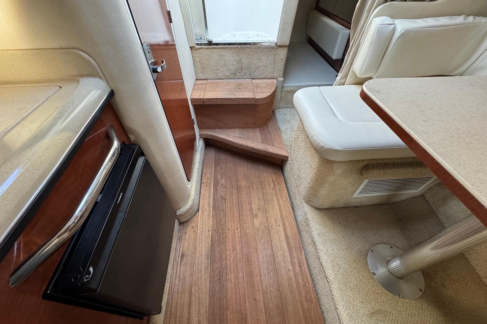 NY 8411 DW Knot 10 Yacht Sales NY 8411 DW Knot 10 Yacht Sales