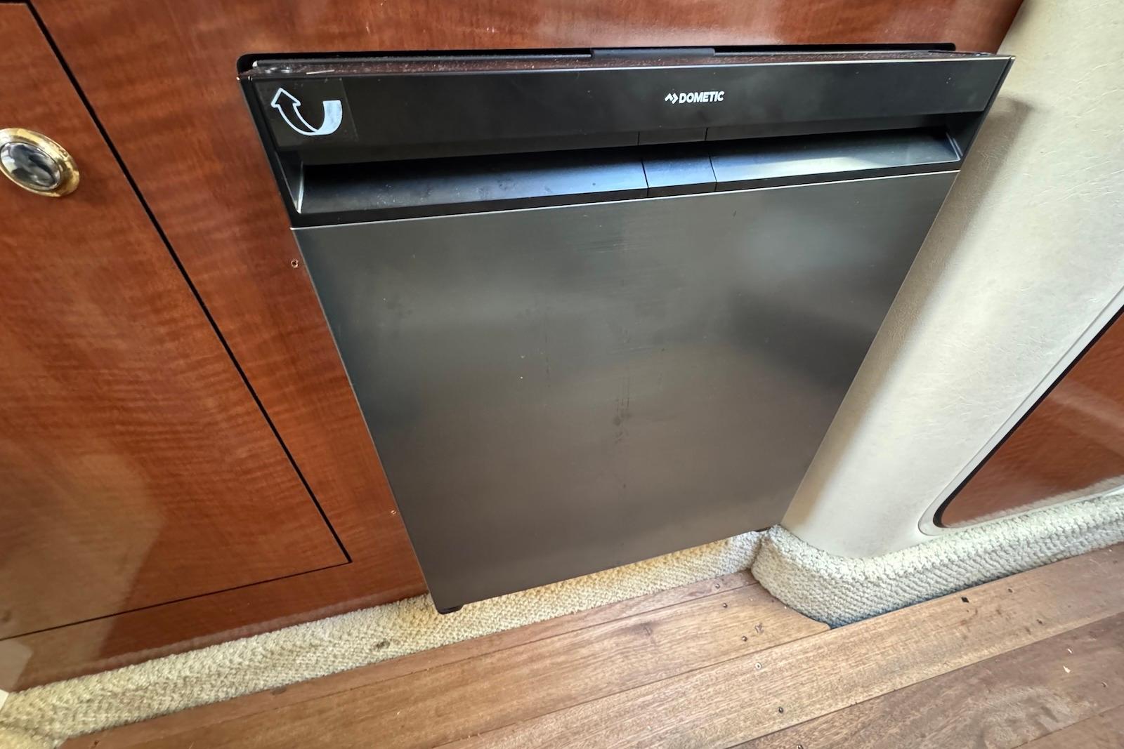 NY 8411 DW Knot 10 Yacht Sales NY 8411 DW Knot 10 Yacht Sales