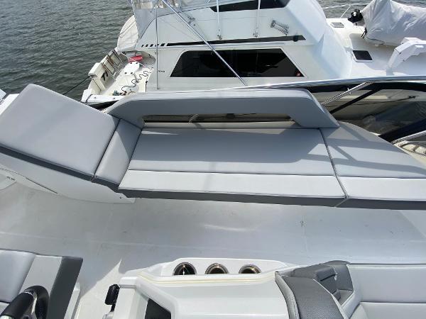 2022-cruisers-yachts-60-fly-power-9652120-20250111104828417-1_XLARGE
