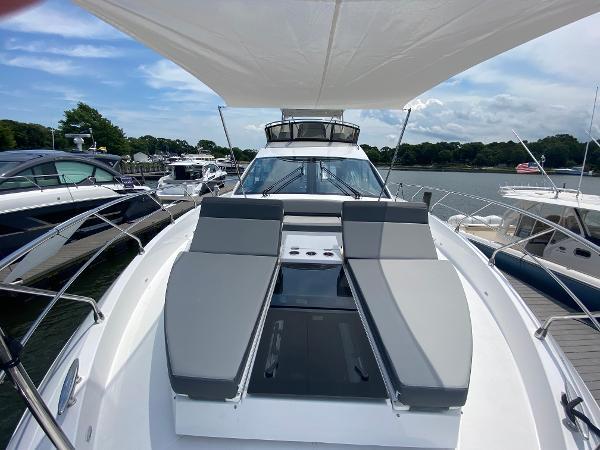 2022-cruisers-yachts-60-fly-power-9652120-20250111104841484-1_XLARGE