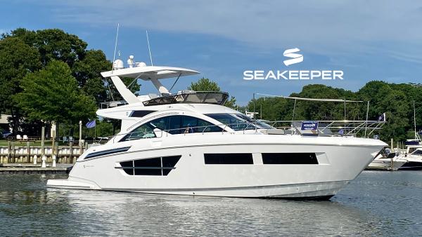 2022 Cruisers Yachts 60 Fly
