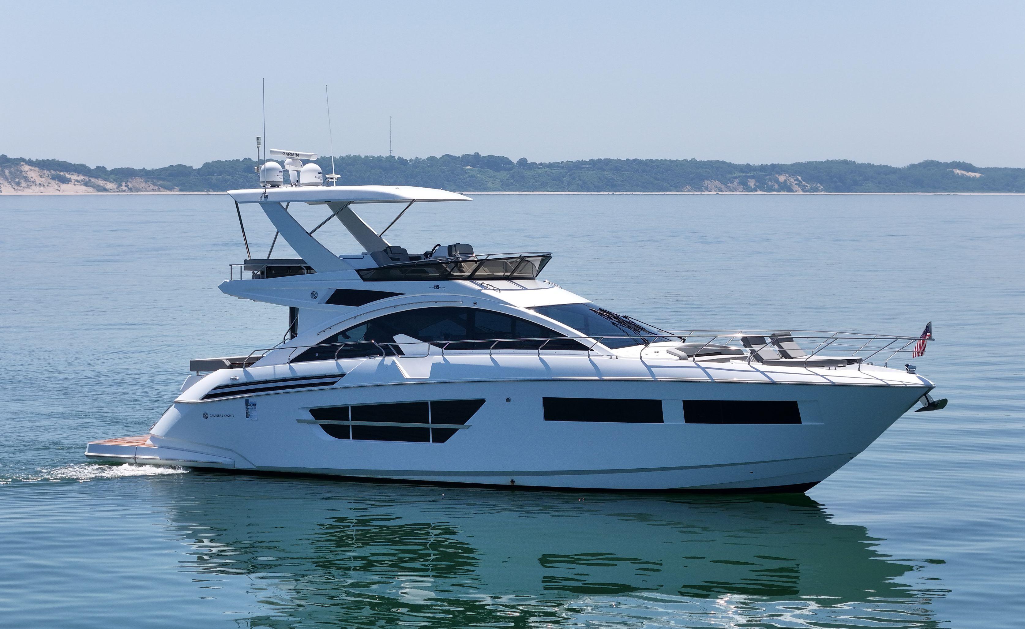Cruisers Yachts-60 Fly 2022-RADIANT NY-US-Luxury 2022 Cruisers Yachts 60 Fly on calm water, showcasing sleek design and elegance.-9652120 | Thumbnail