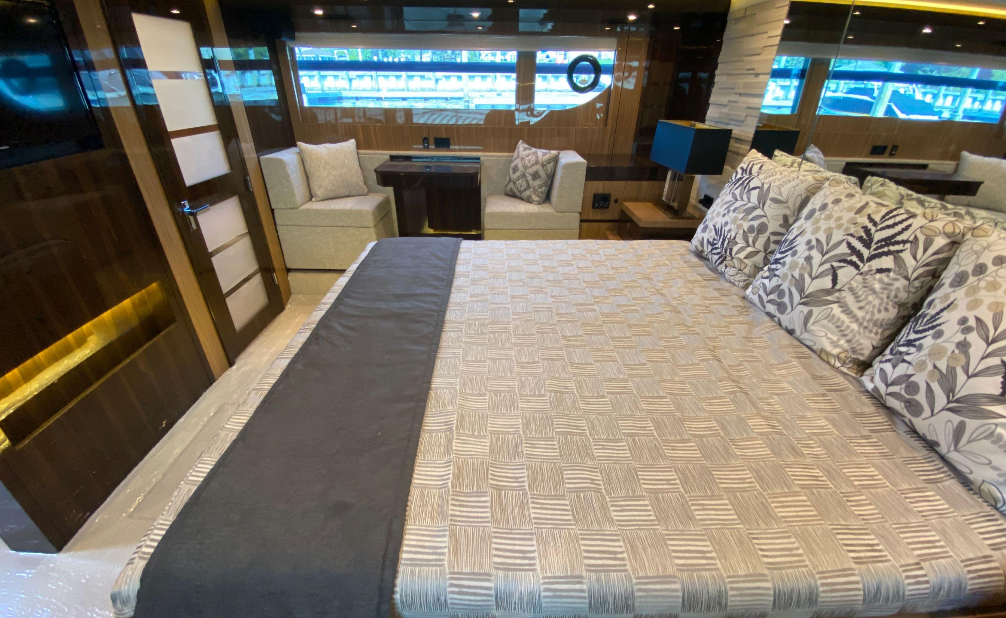 Cruisers Yachts-60 Fly 2022-RADIANT NY-US-9652120 | Thumbnail