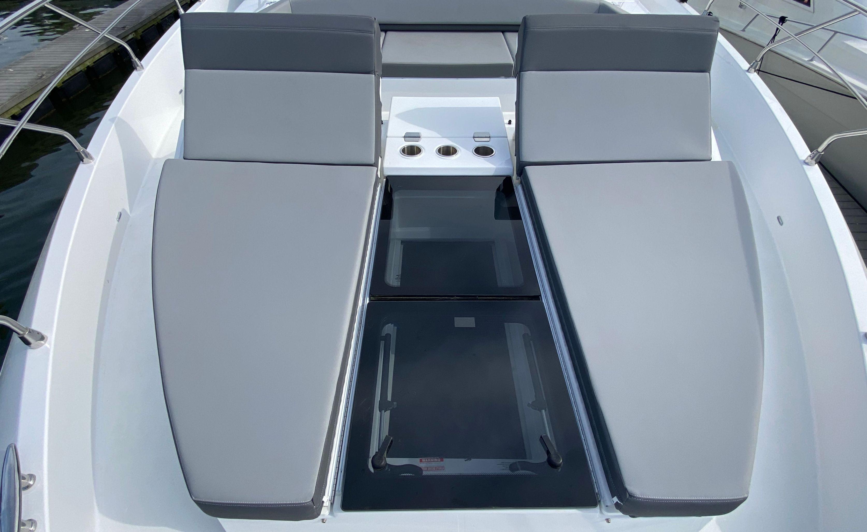 Cruisers Yachts-60 Fly 2022-RADIANT NY-US-9652120 | Thumbnail