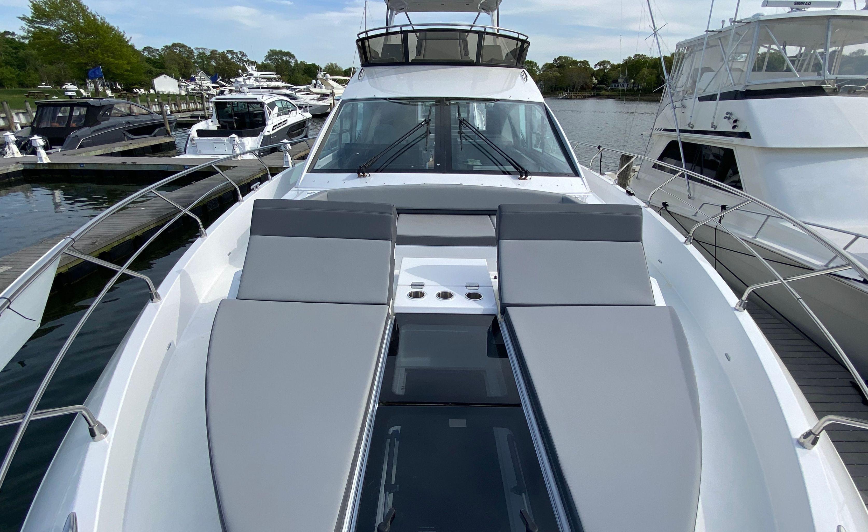 Cruisers Yachts-60 Fly 2022-RADIANT NY-US-9652120 | Thumbnail