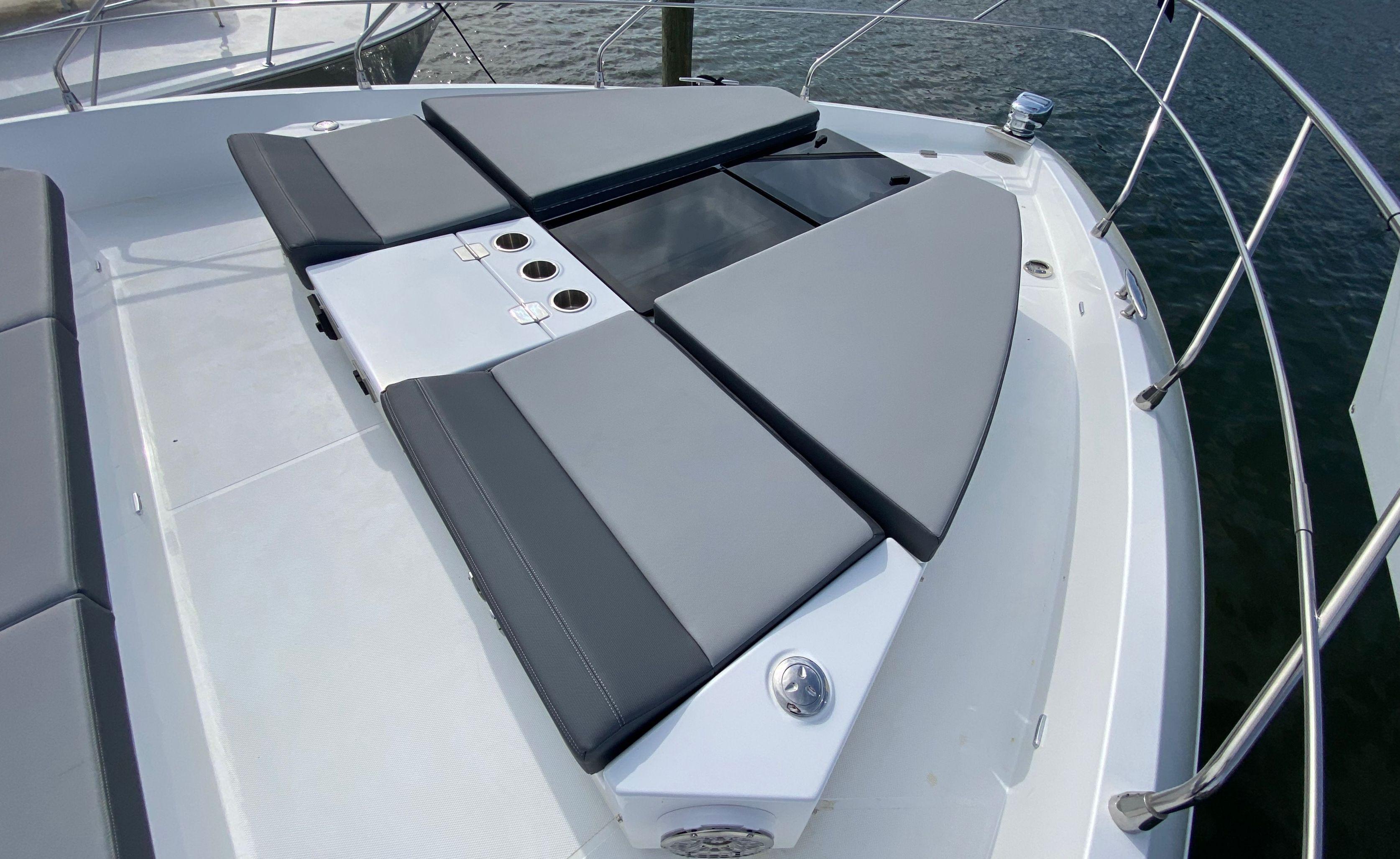 Cruisers Yachts-60 Fly 2022-RADIANT NY-US-9652120 | Thumbnail