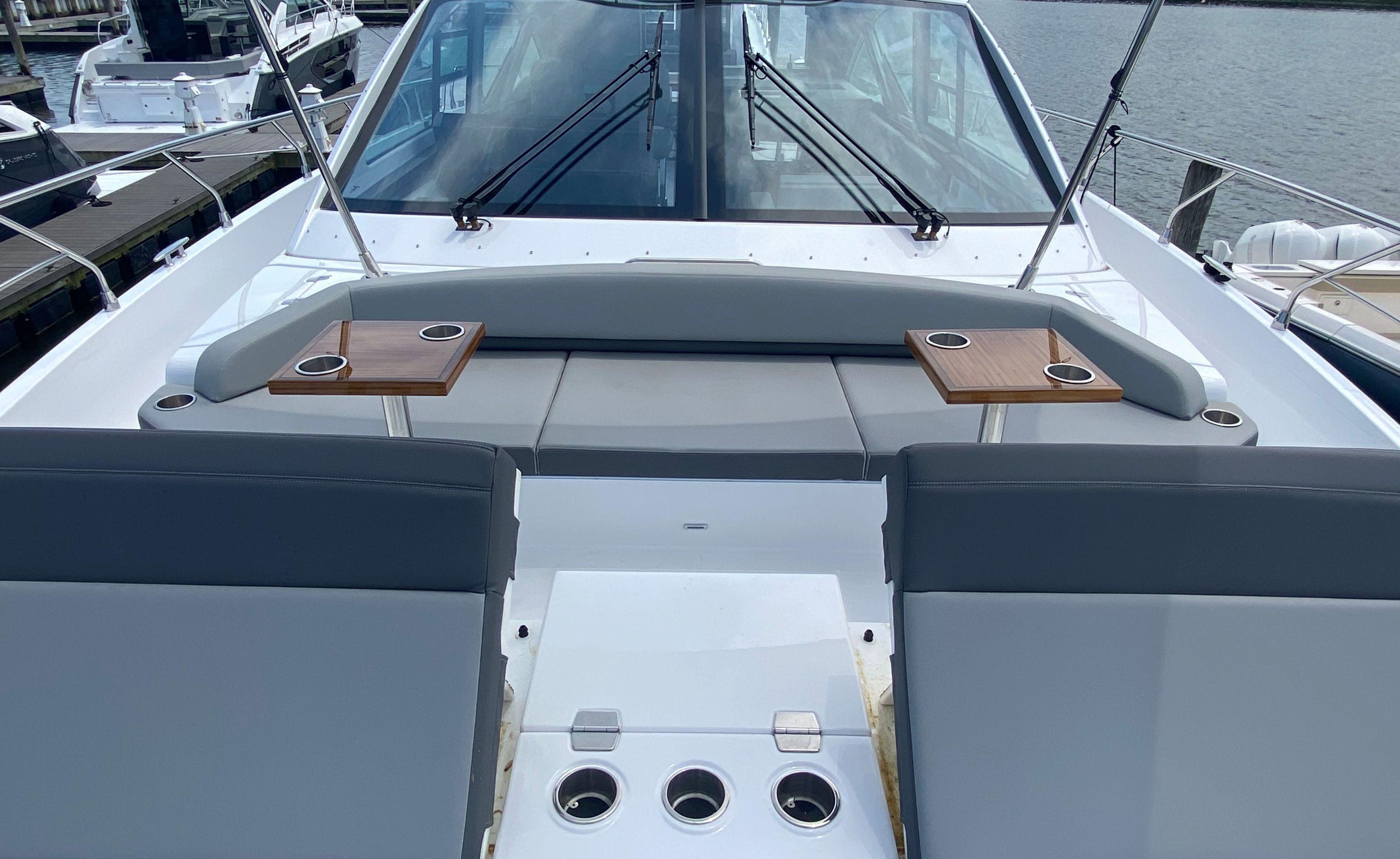 Cruisers Yachts-60 Fly 2022-RADIANT NY-US-9652120 | Thumbnail