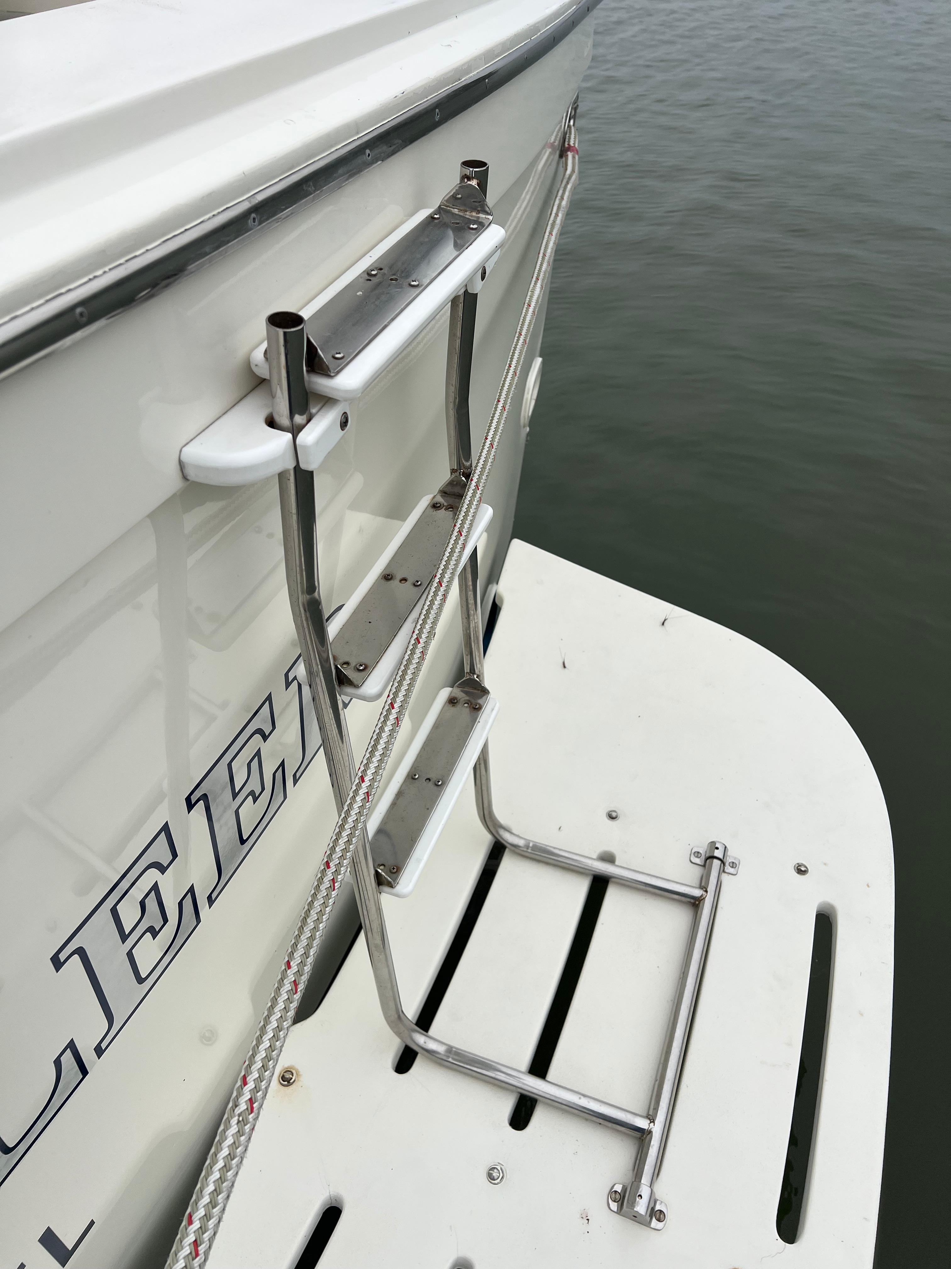Hatteras-61 CPMY 1984-MY CHANTICLEER MI-US-Swim platform ladder-9842121 | Thumbnail