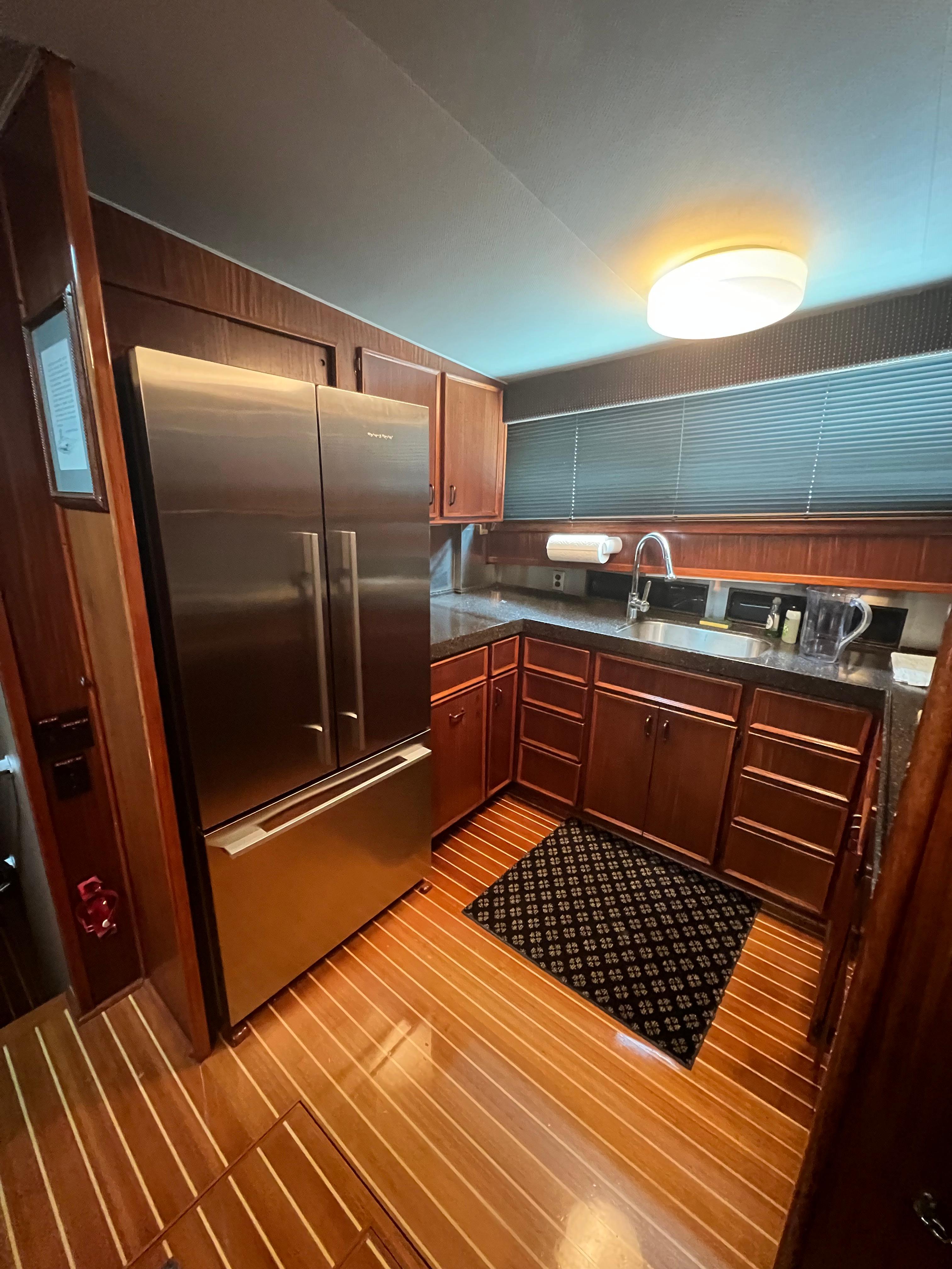 Hatteras-61 CPMY 1984-MY CHANTICLEER MI-US-Galley-9842121 | Thumbnail