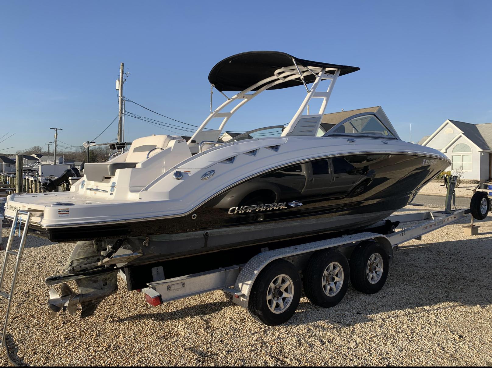 M 7785 CF Knot 10 Yacht Sales