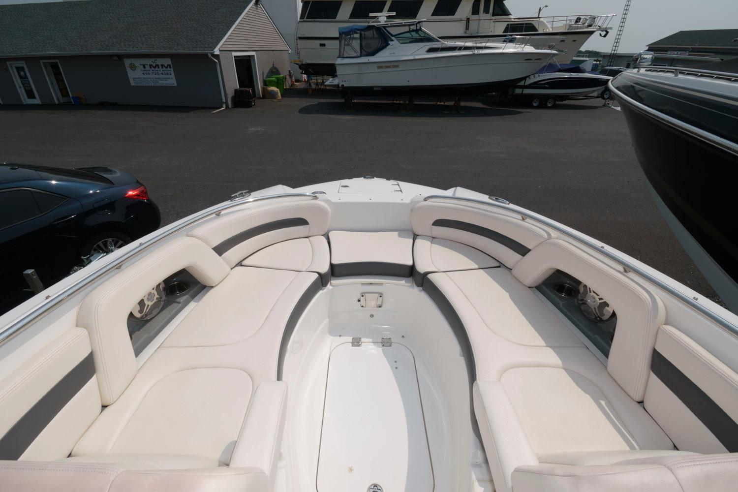 M 7785 CF Knot 10 Yacht Sales